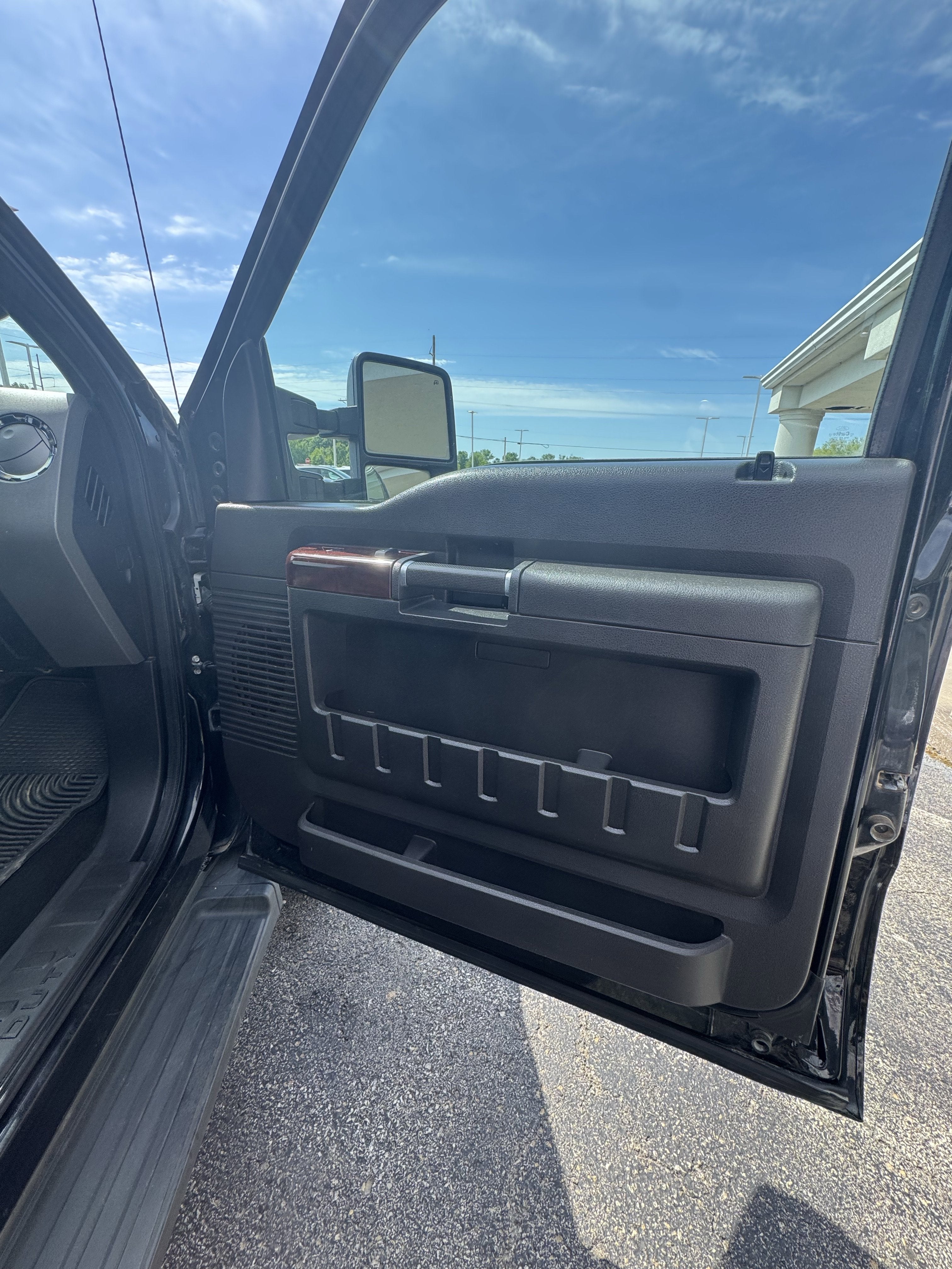 2010 Ford Super Duty F-550 DRW Lariat