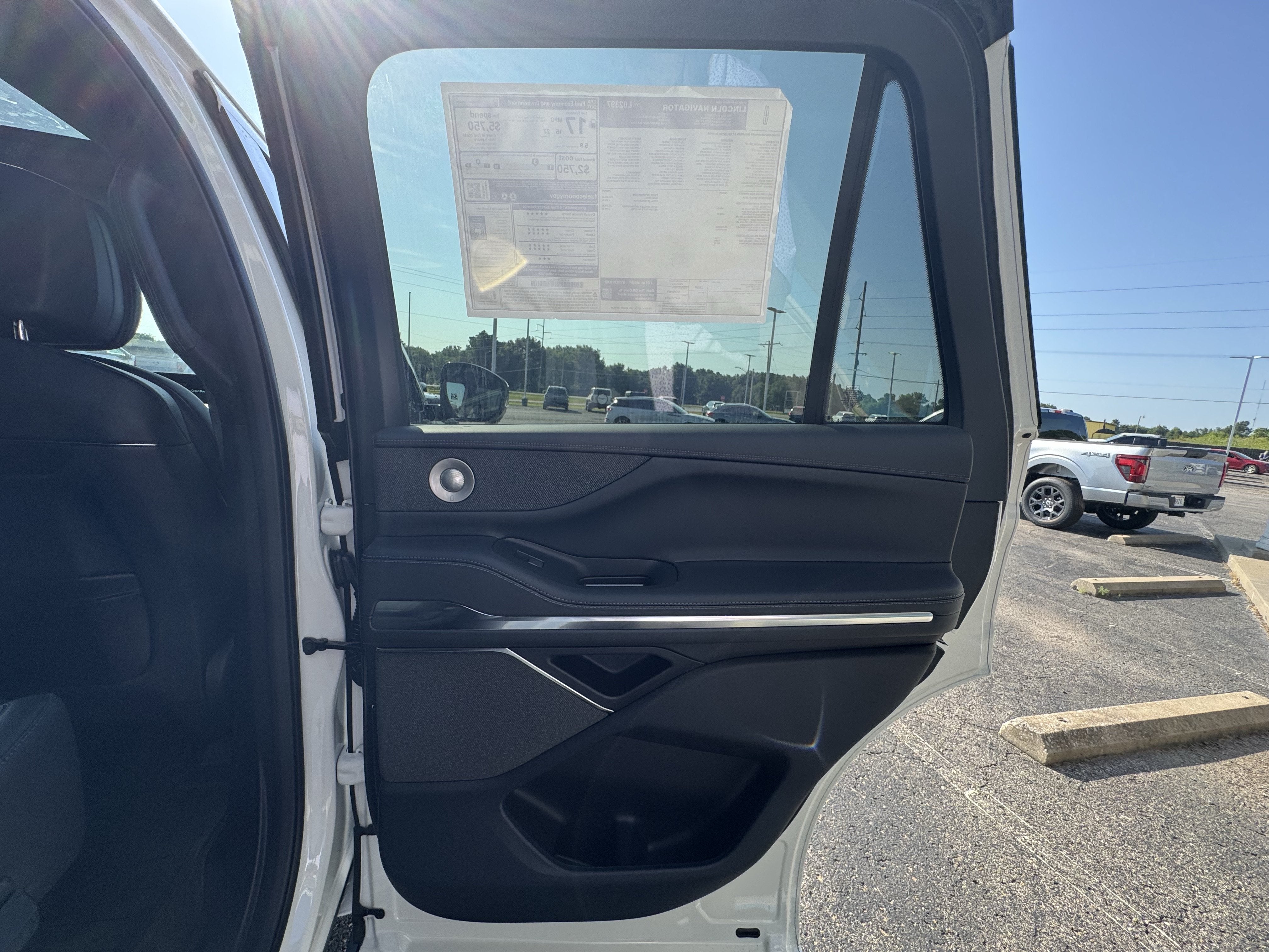 2027 Lincoln Navigator Reserve