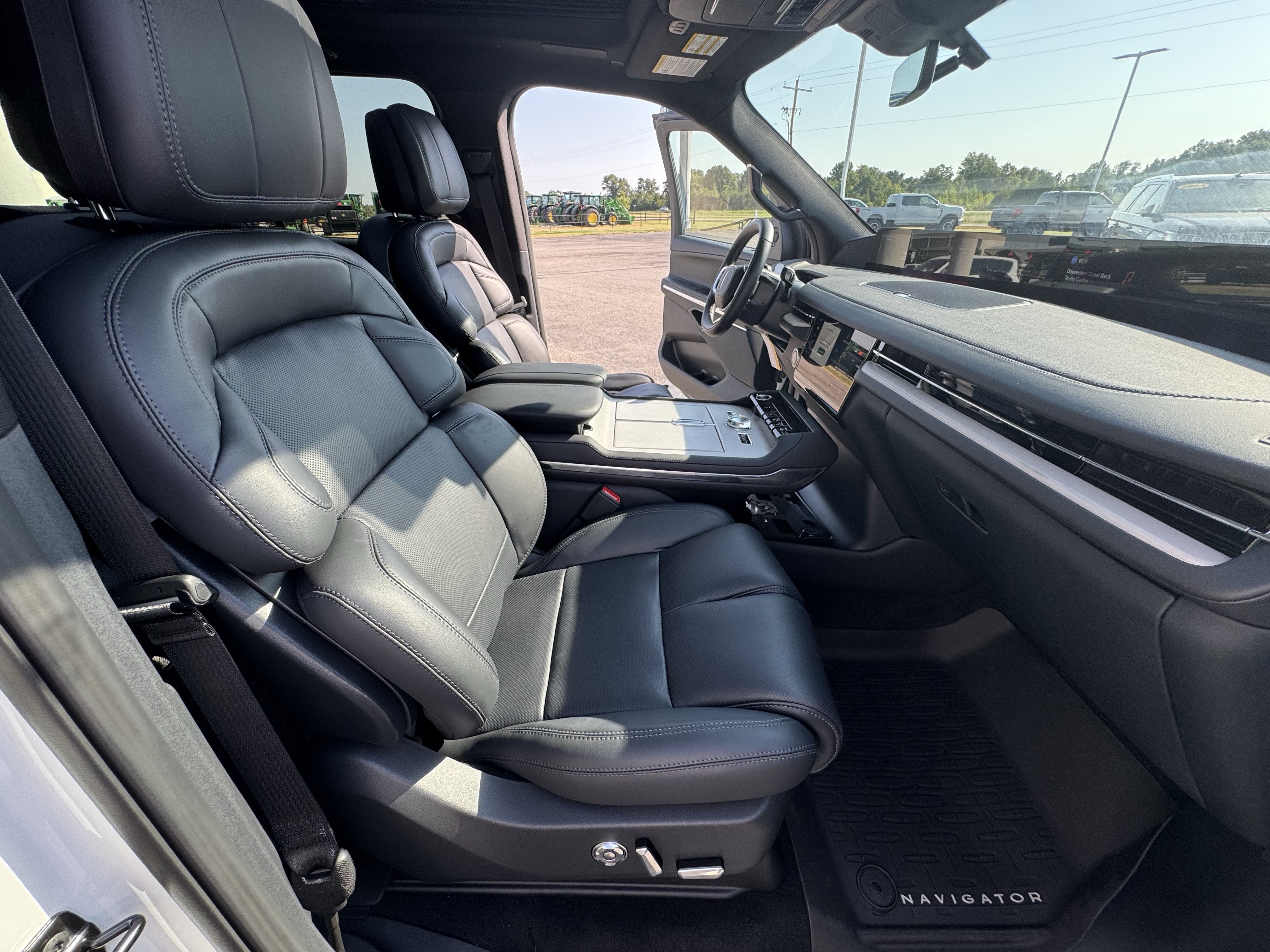 2027 Lincoln Navigator Reserve