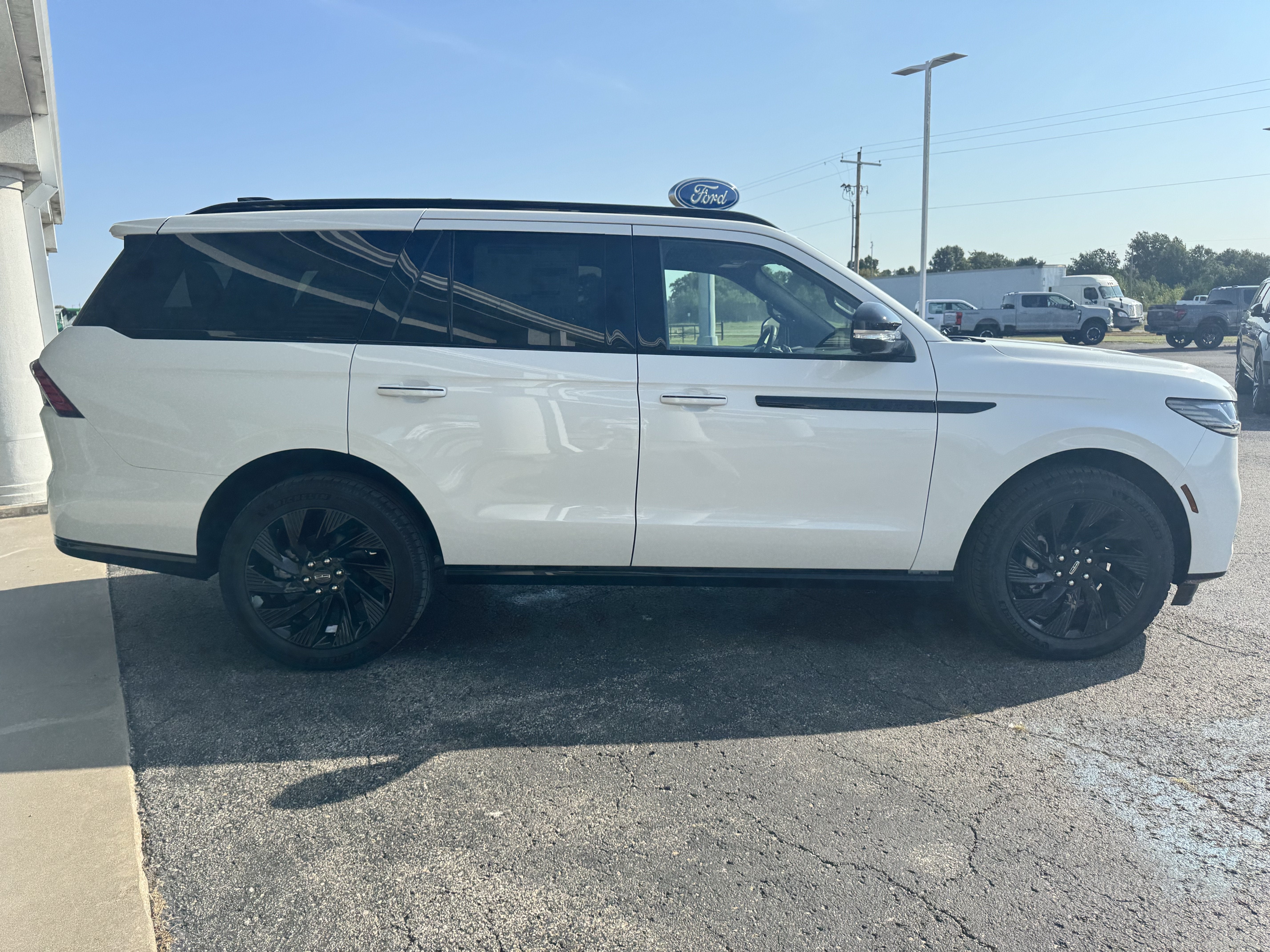 2027 Lincoln Navigator Reserve