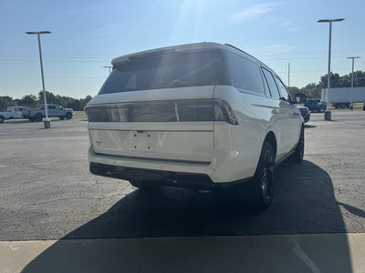 2027 Lincoln Navigator Reserve