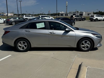 2021 Hyundai Elantra SE