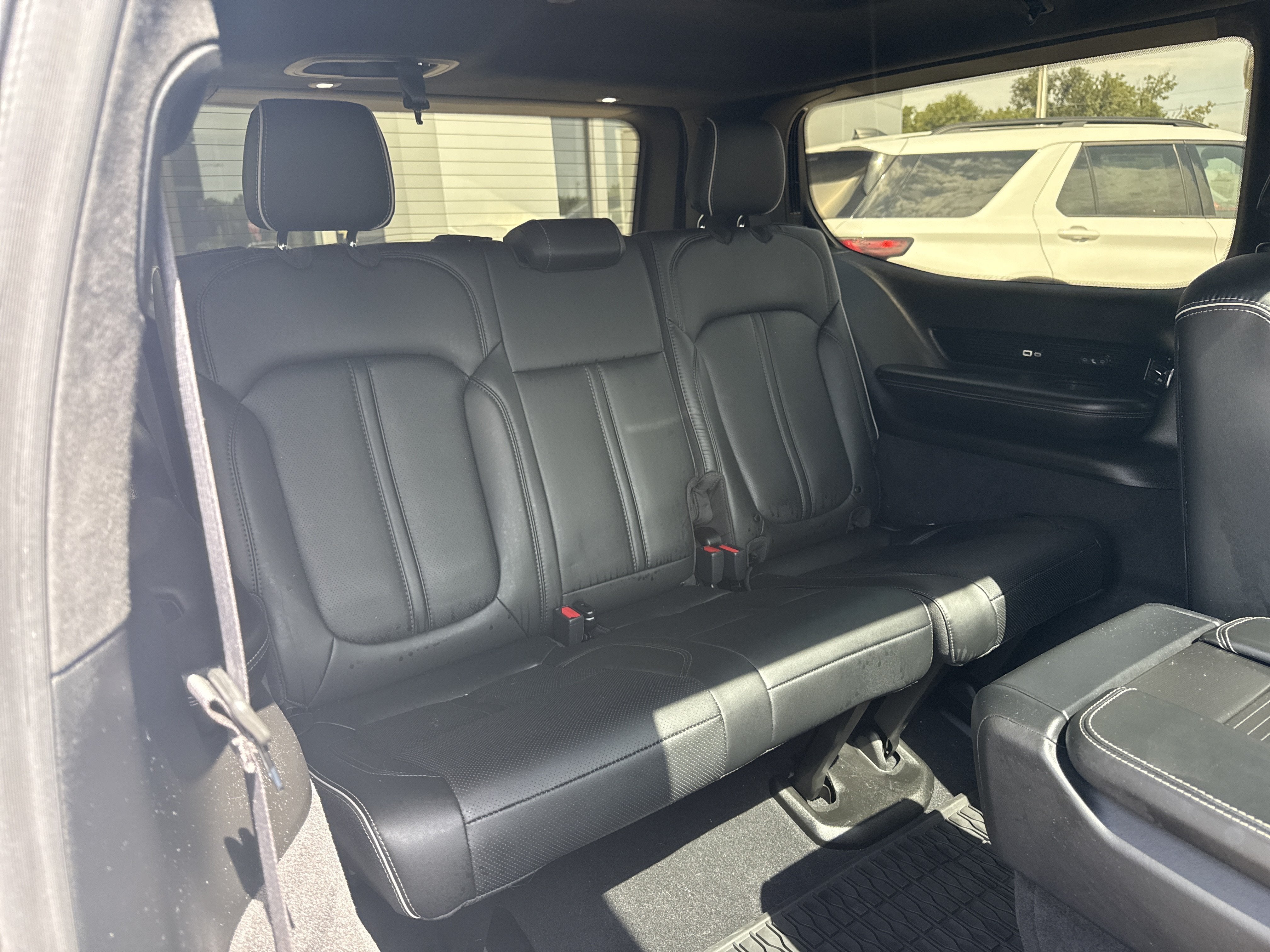 2024 Jeep Grand Wagoneer Series II Obsidian