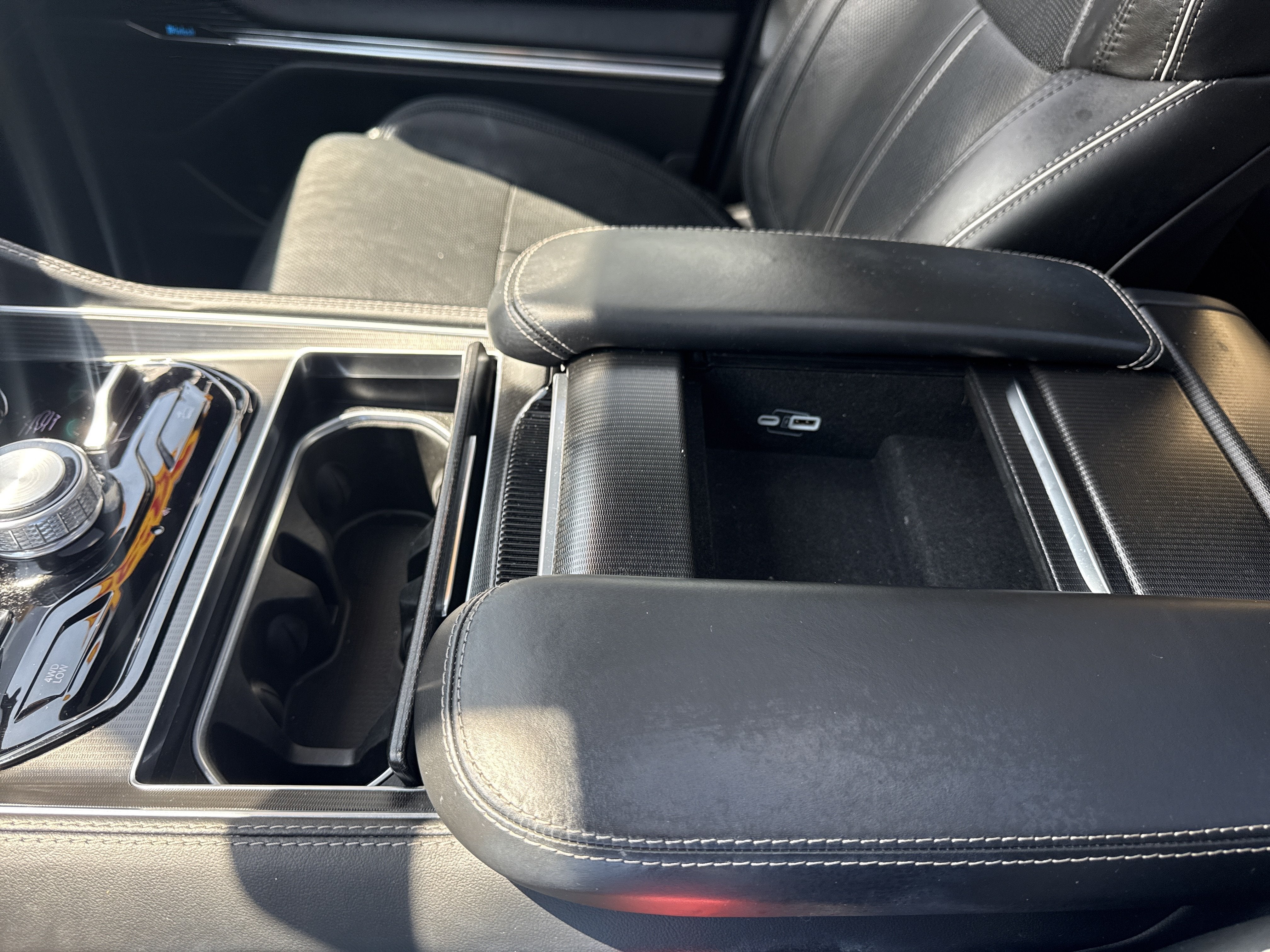 2024 Jeep Grand Wagoneer Series II Obsidian