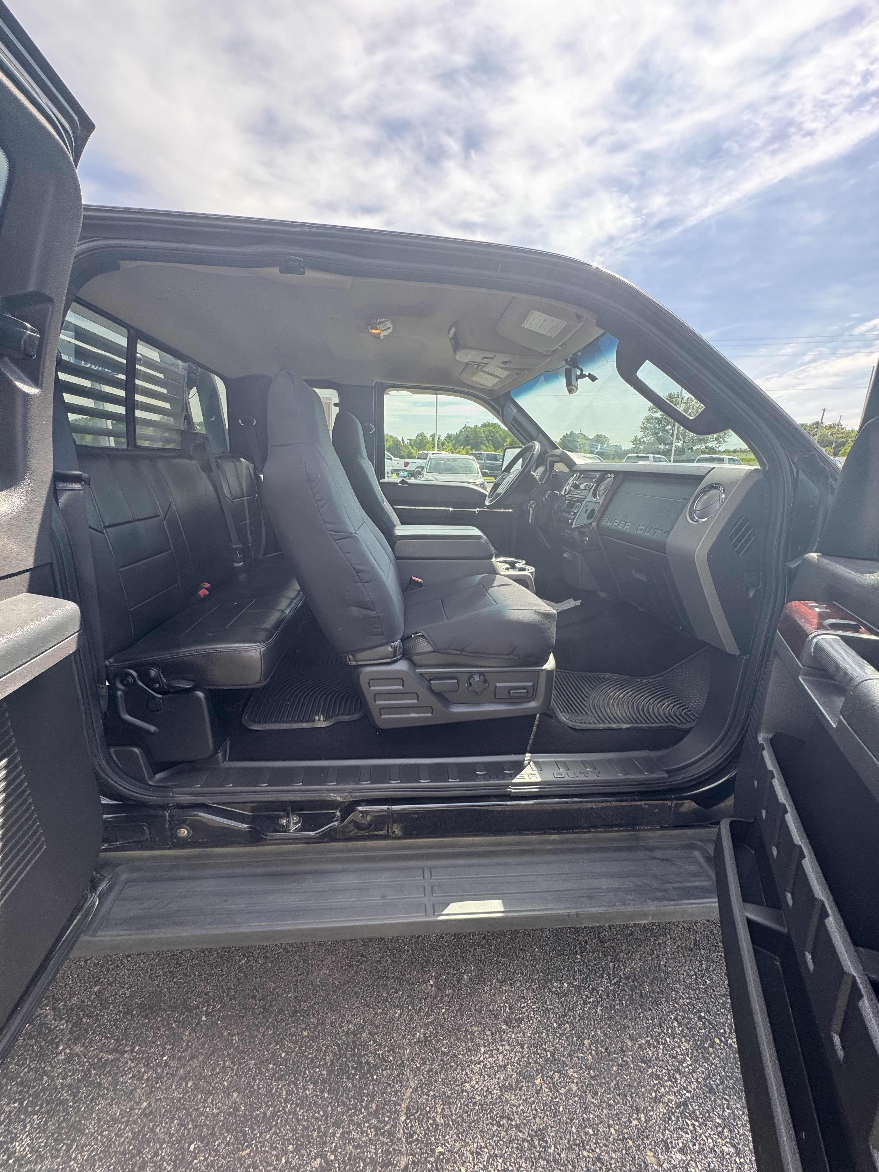 2010 Ford Super Duty F-550 DRW Lariat
