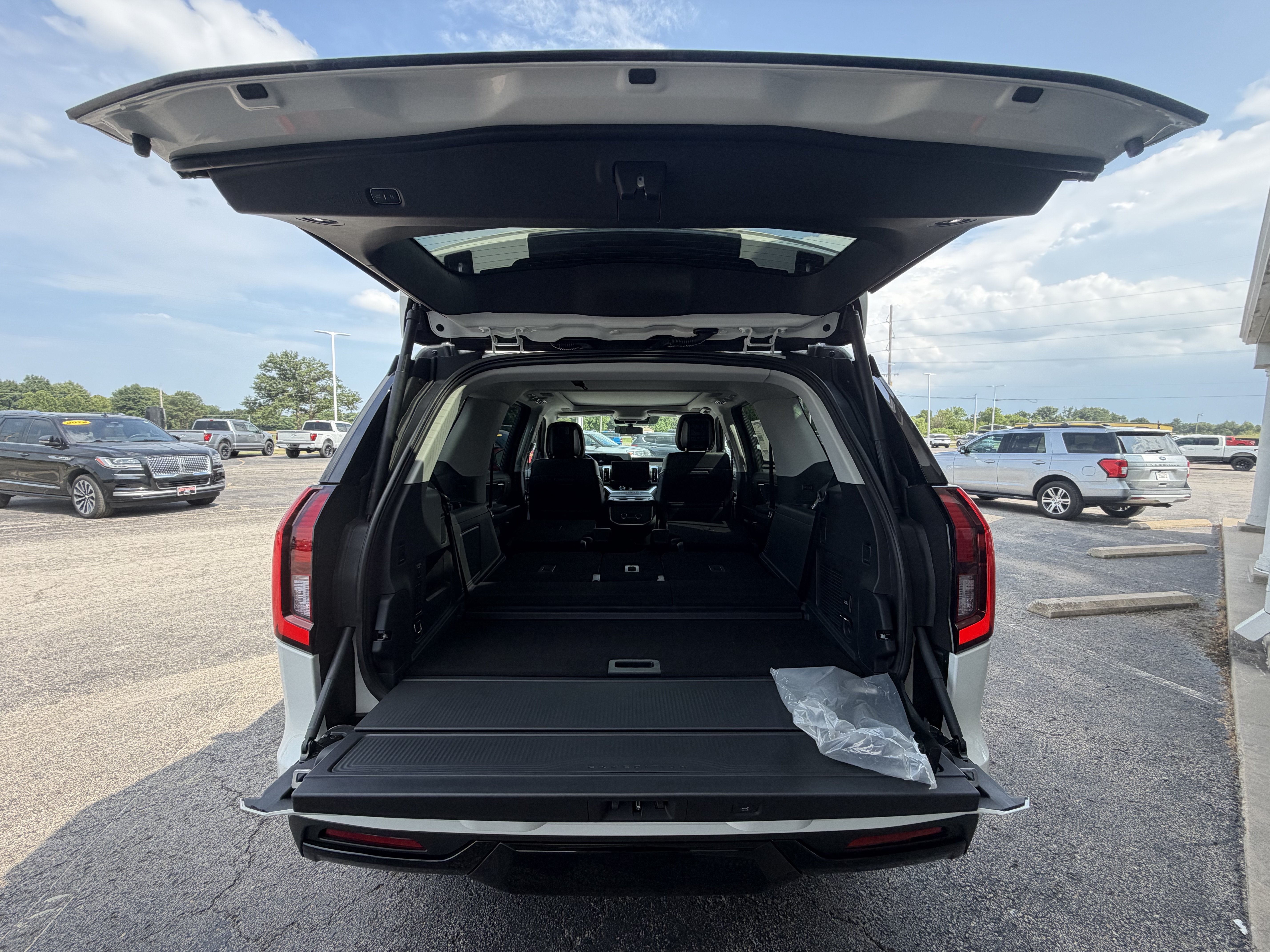 2027 Ford Expedition Platinum