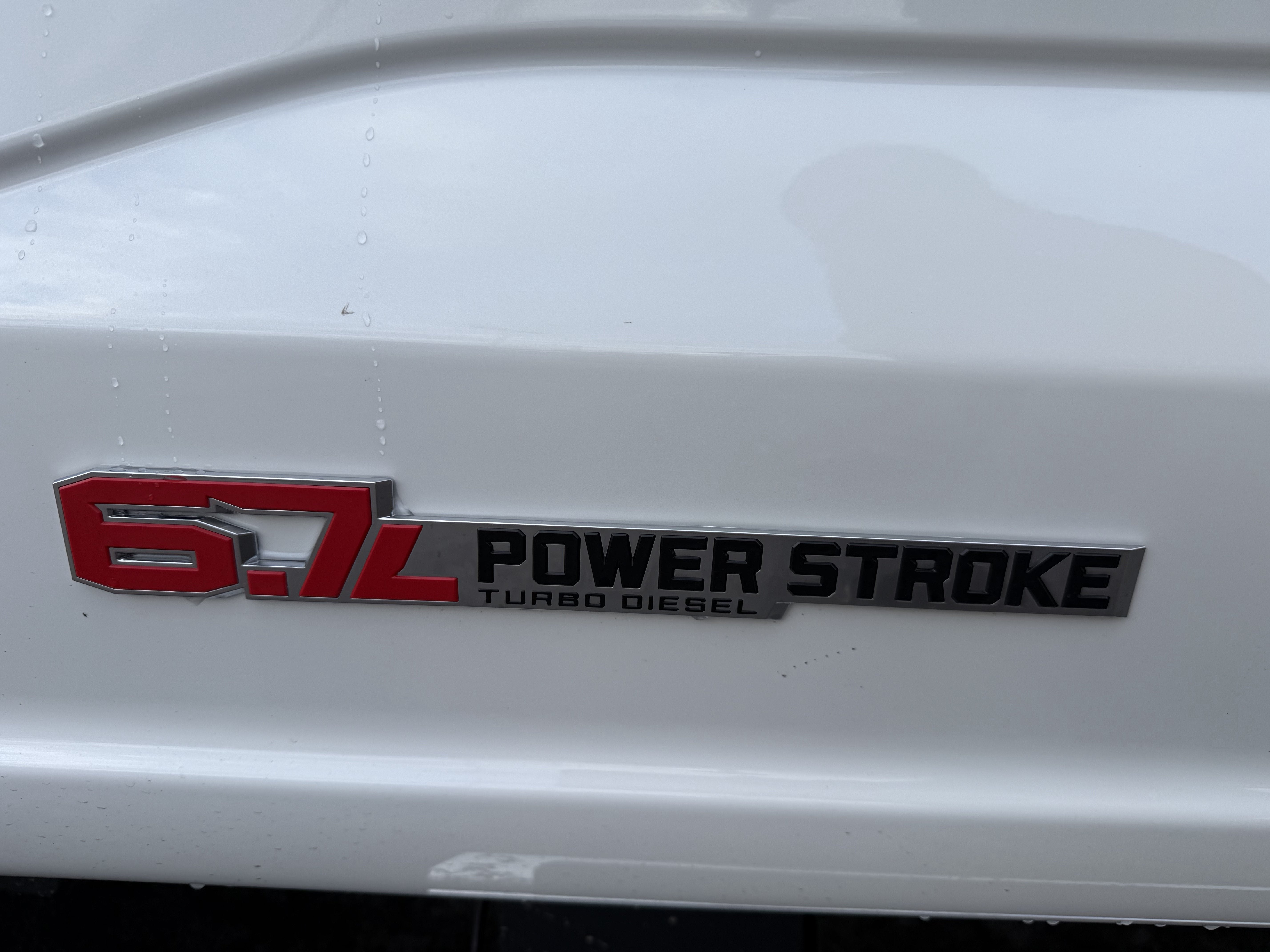 2027 Ford Super Duty F-350 SRW F-350® Lariat®