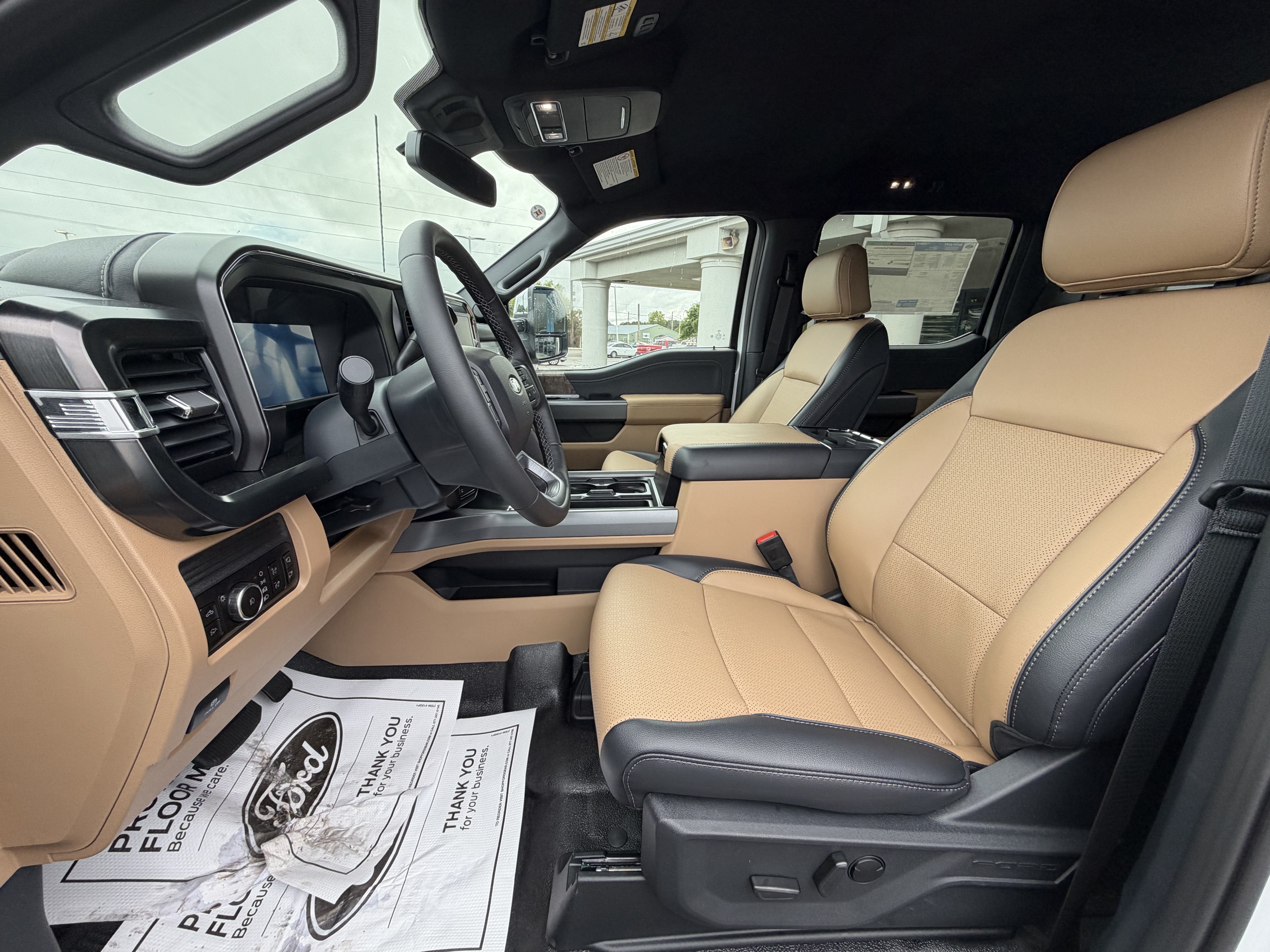 2027 Ford Super Duty F-350 SRW F-350® Lariat®