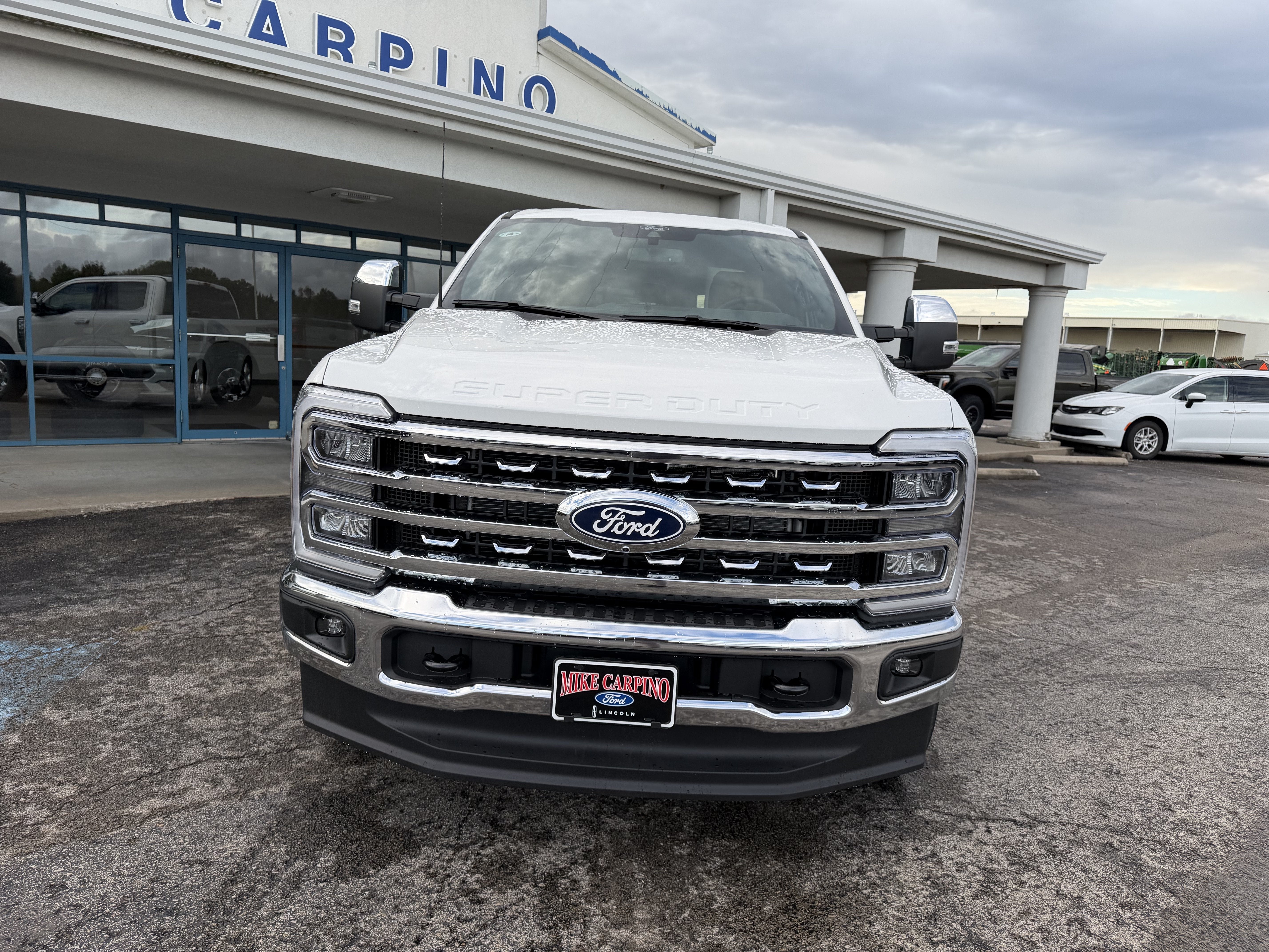 2027 Ford Super Duty F-350 SRW F-350® Lariat®