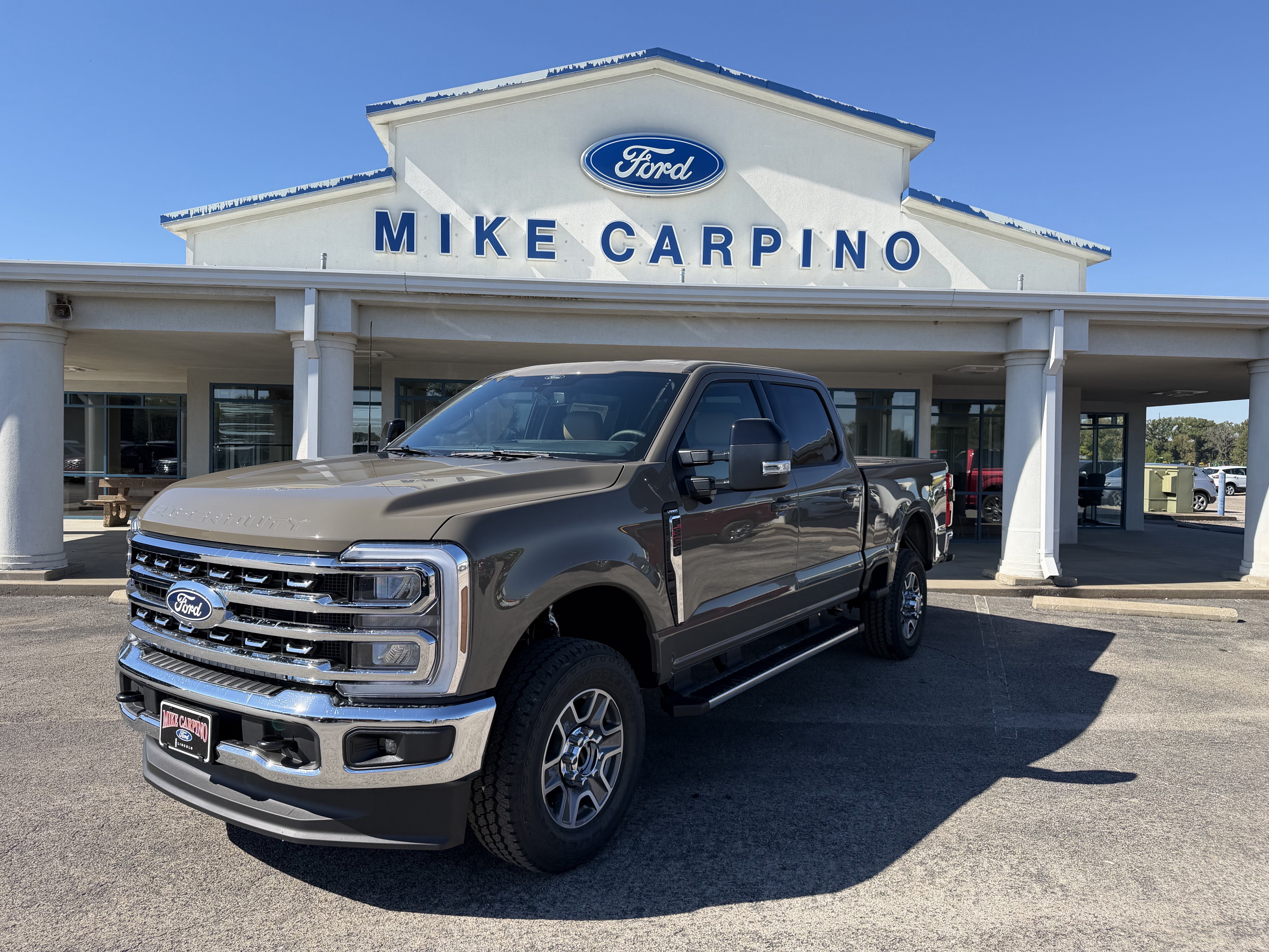 2027 Ford Super Duty F-350 SRW F-350® Lariat®