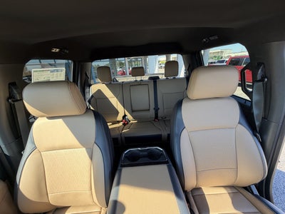 2027 Ford Super Duty F-350 SRW F-350® Lariat®