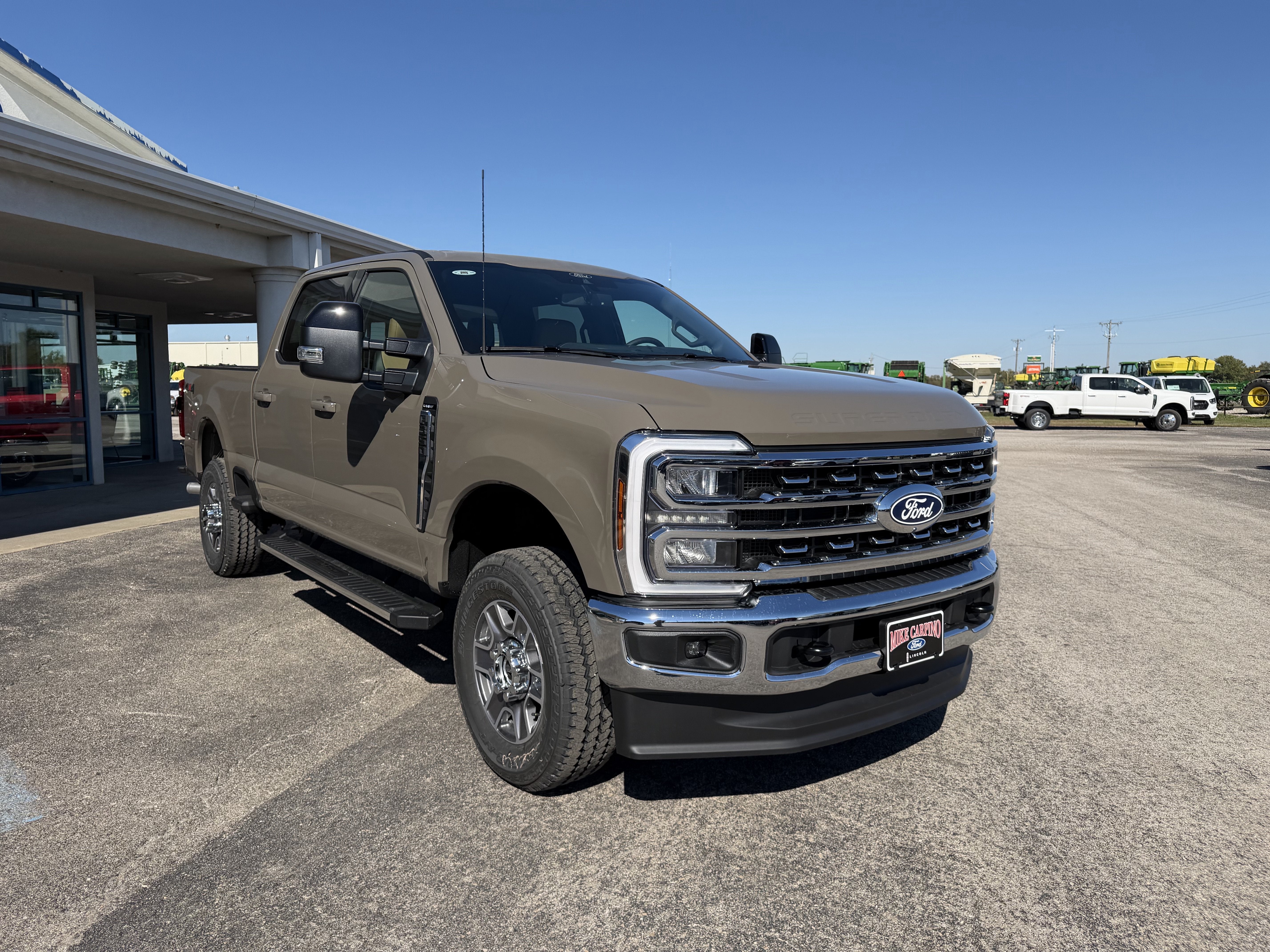 2027 Ford Super Duty F-350 SRW F-350® Lariat®
