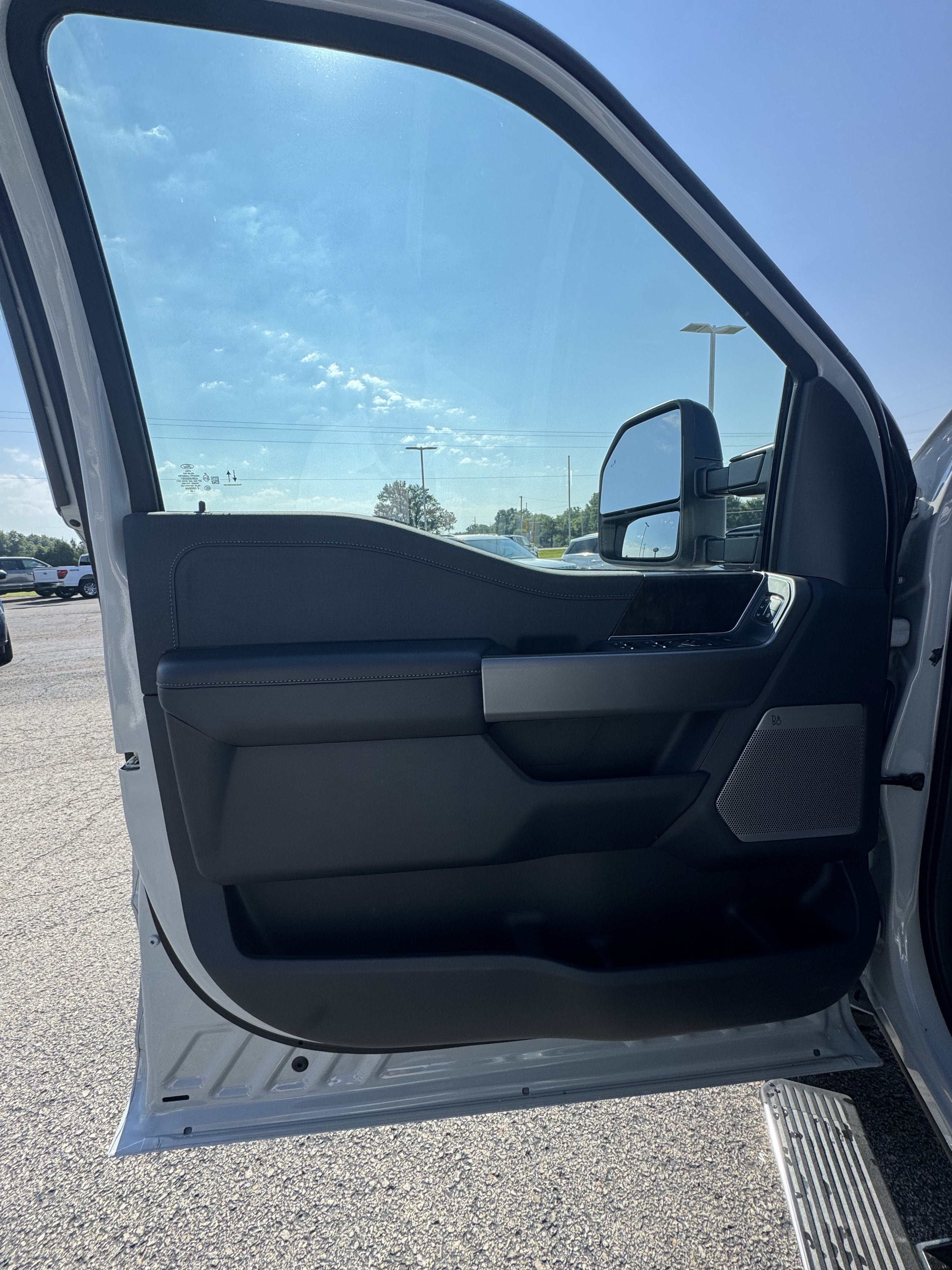 2026 Ford Super Duty F-350 SRW F-350® Lariat®