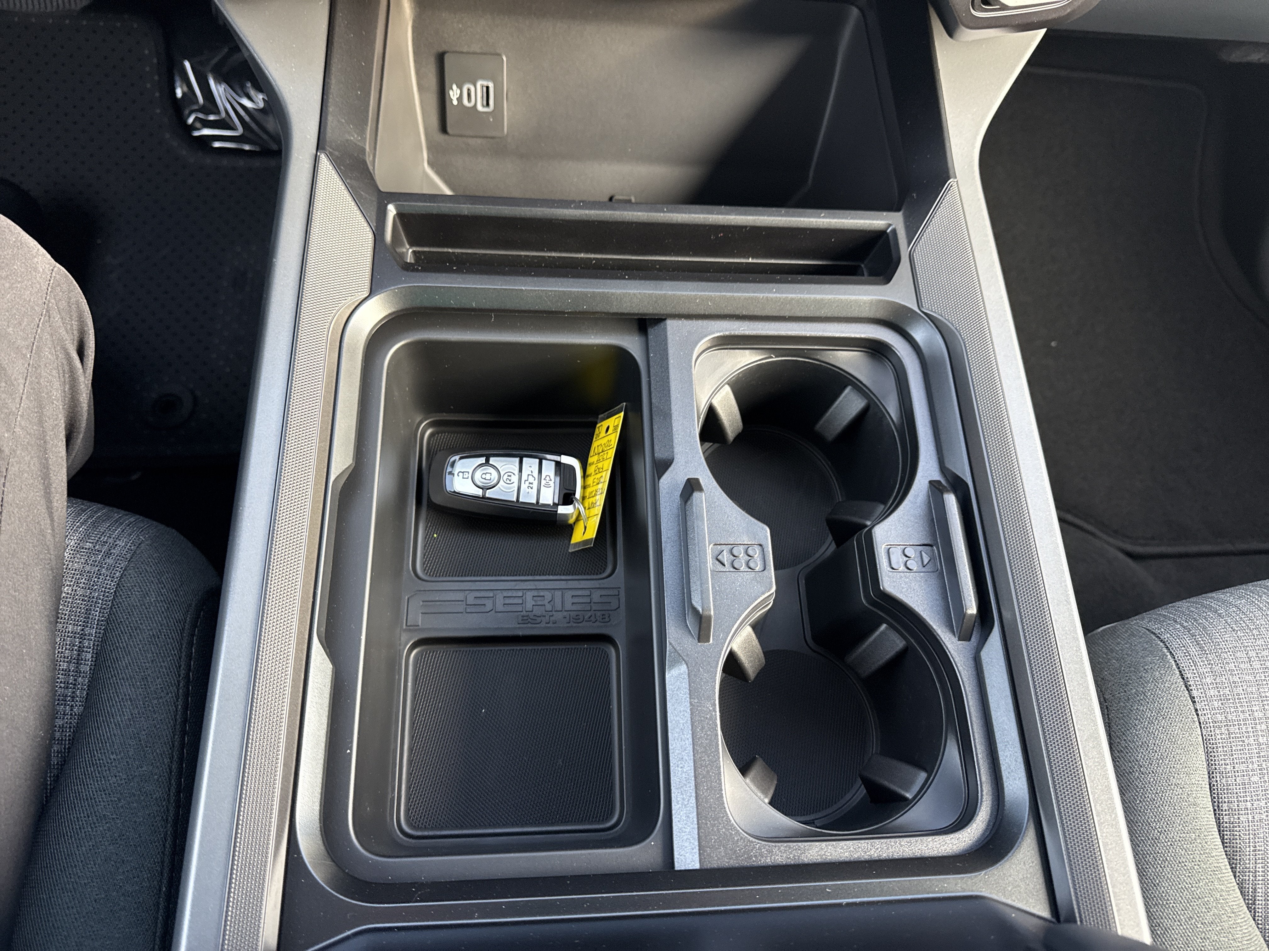 2027 Ford Super Duty F-250 SRW XLT