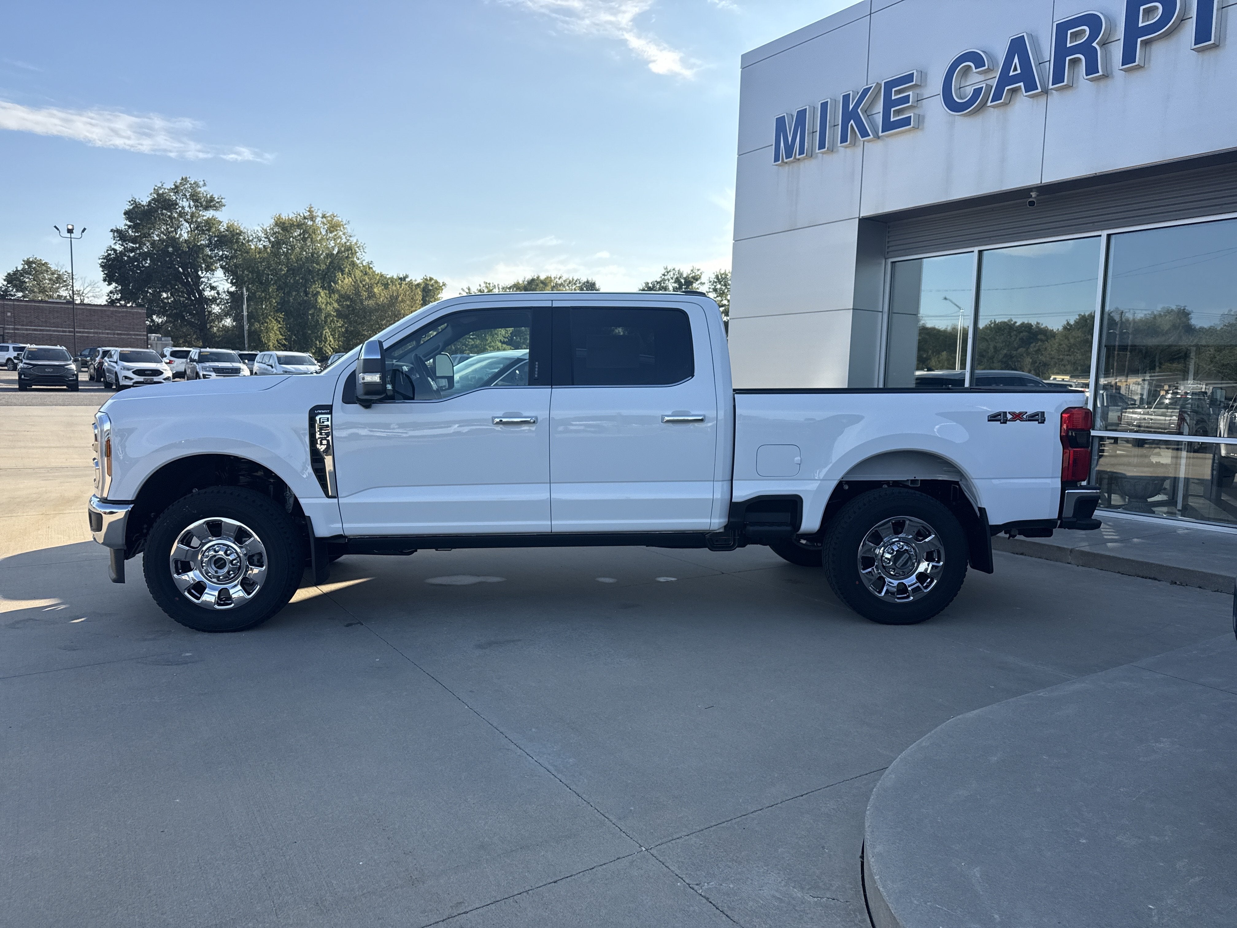 2027 Ford Super Duty F-250 SRW F-250® Lariat®
