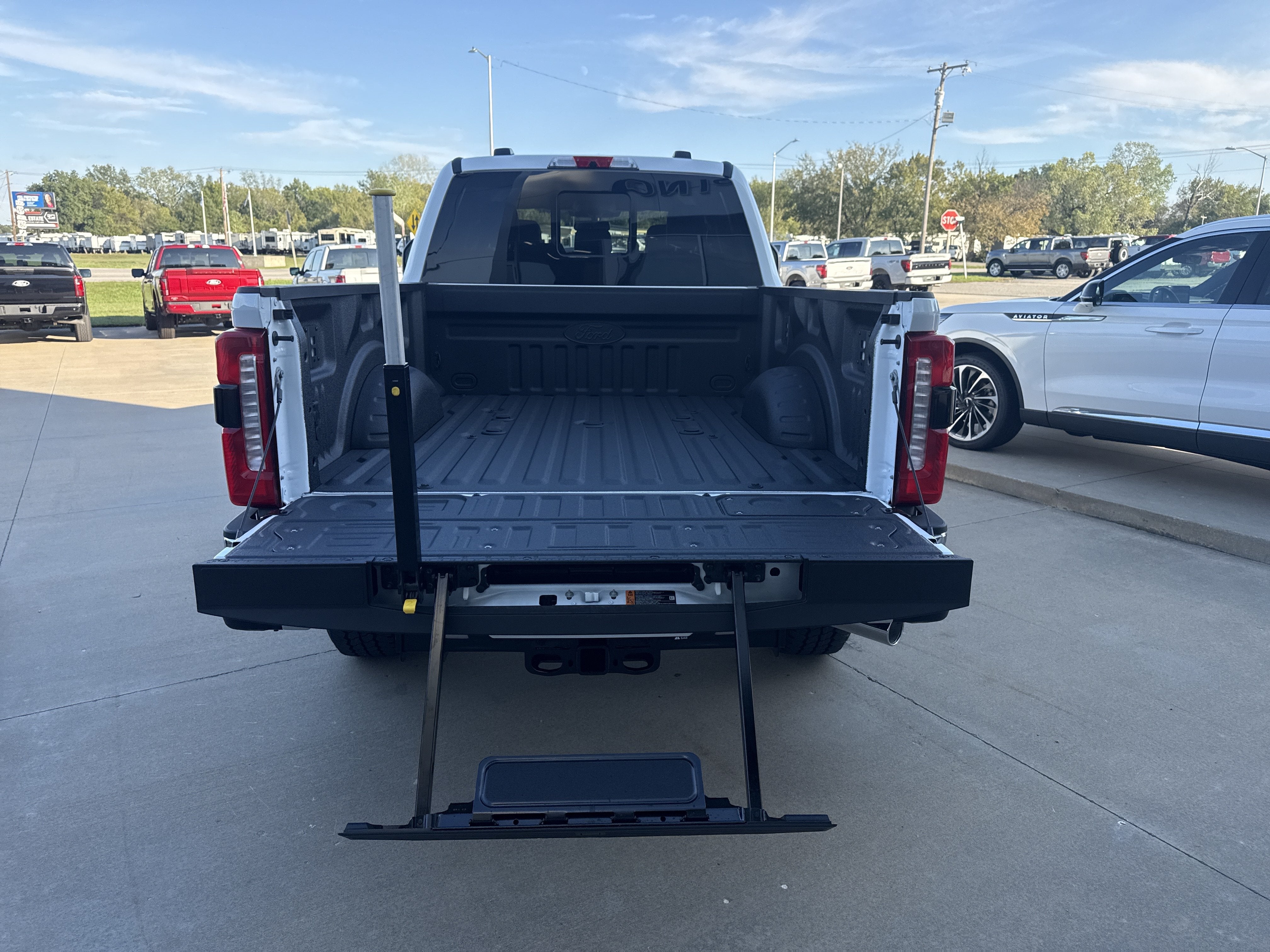 2027 Ford Super Duty F-250 SRW F-250® Lariat®