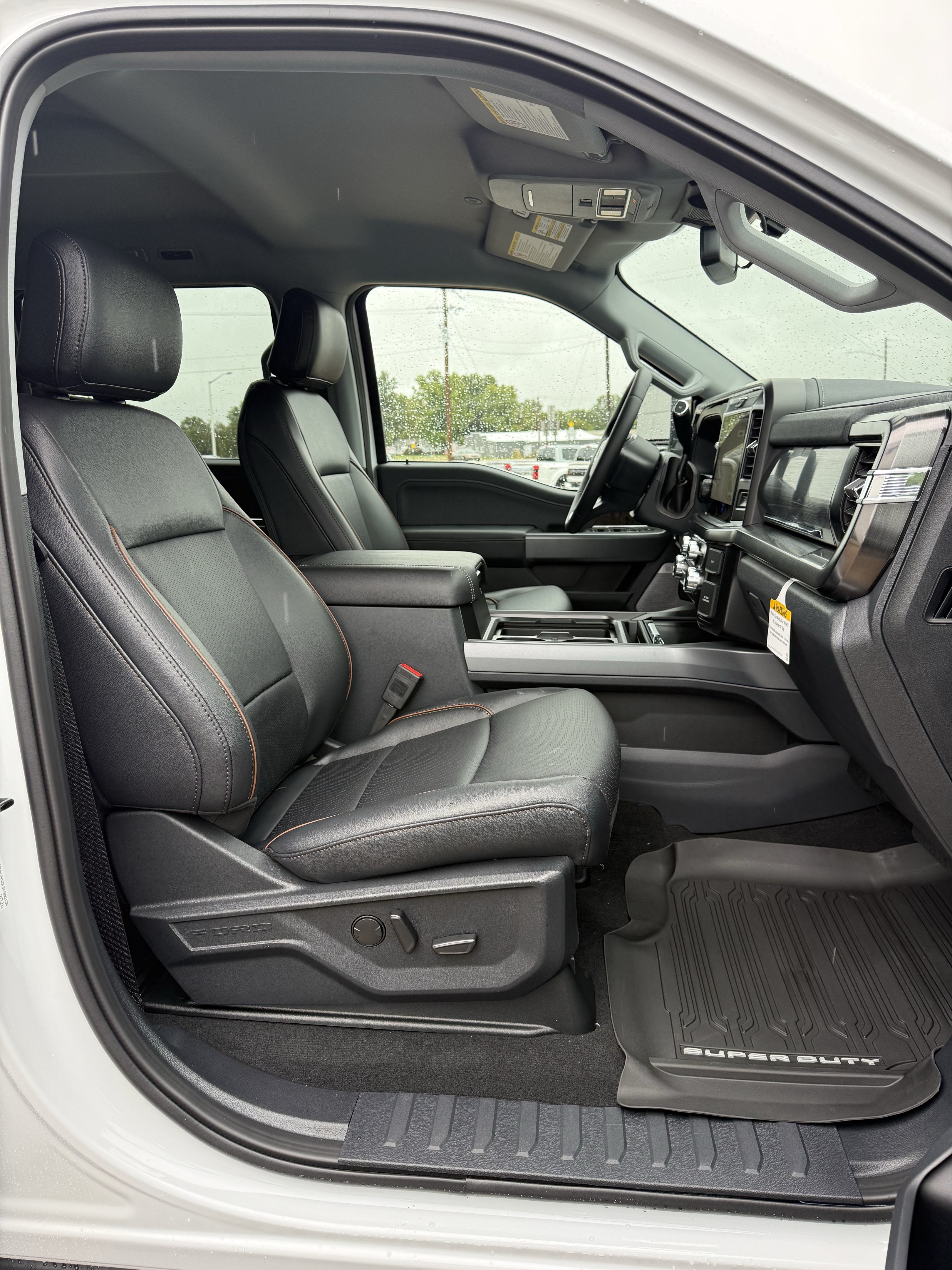 2027 Ford Super Duty F-250 SRW LARIAT