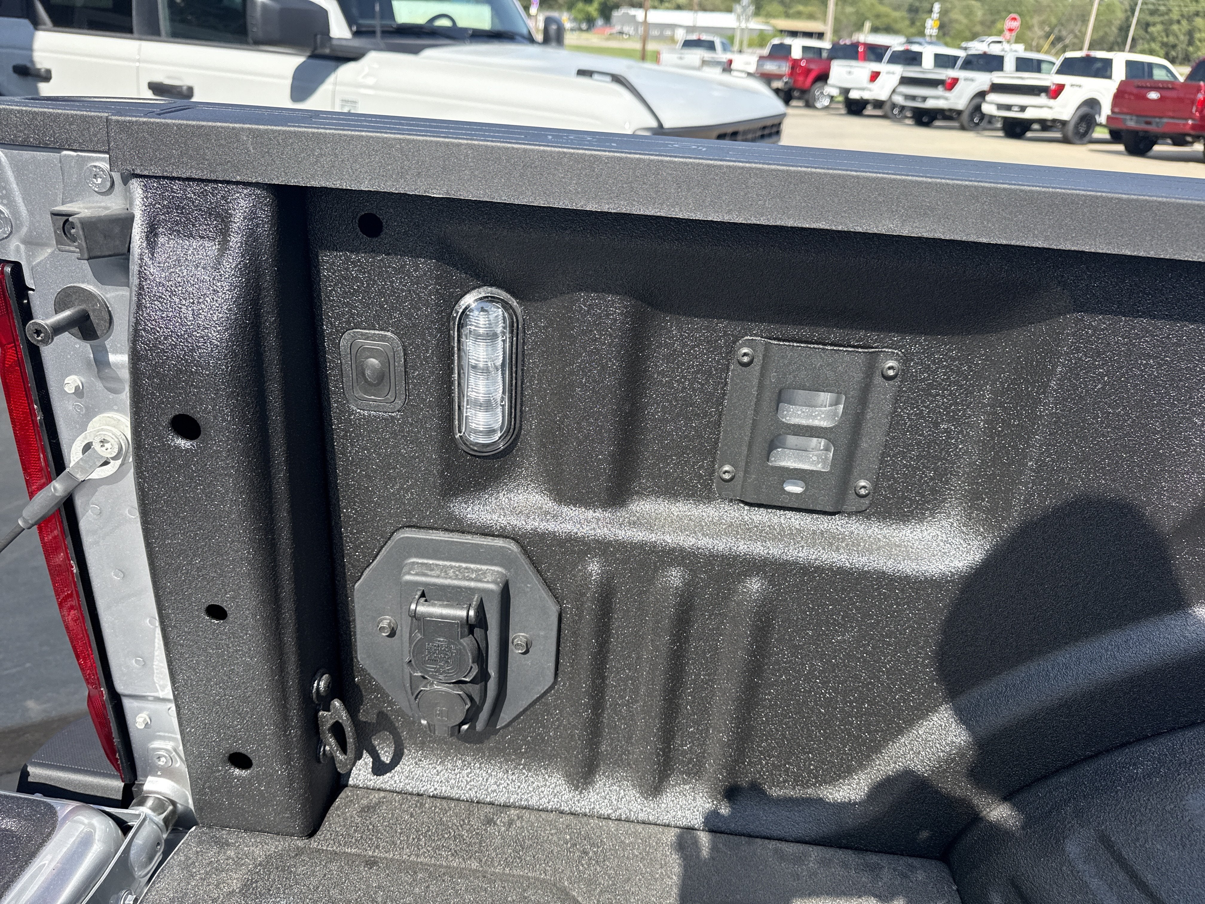 2027 Ford Super Duty F-250 SRW F-250® Lariat®