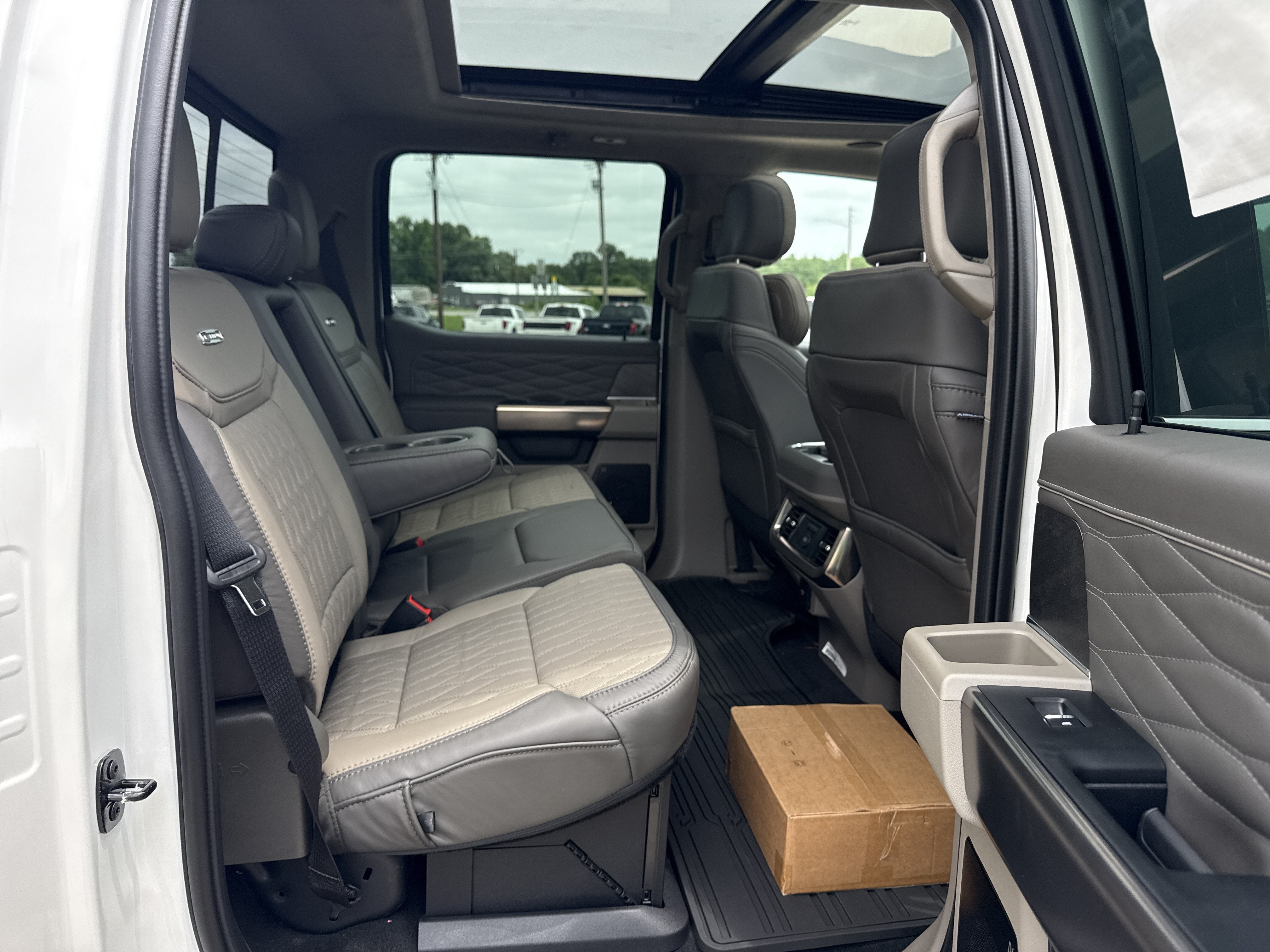 2026 Ford Super Duty F-350 DRW F-350® Platinum®