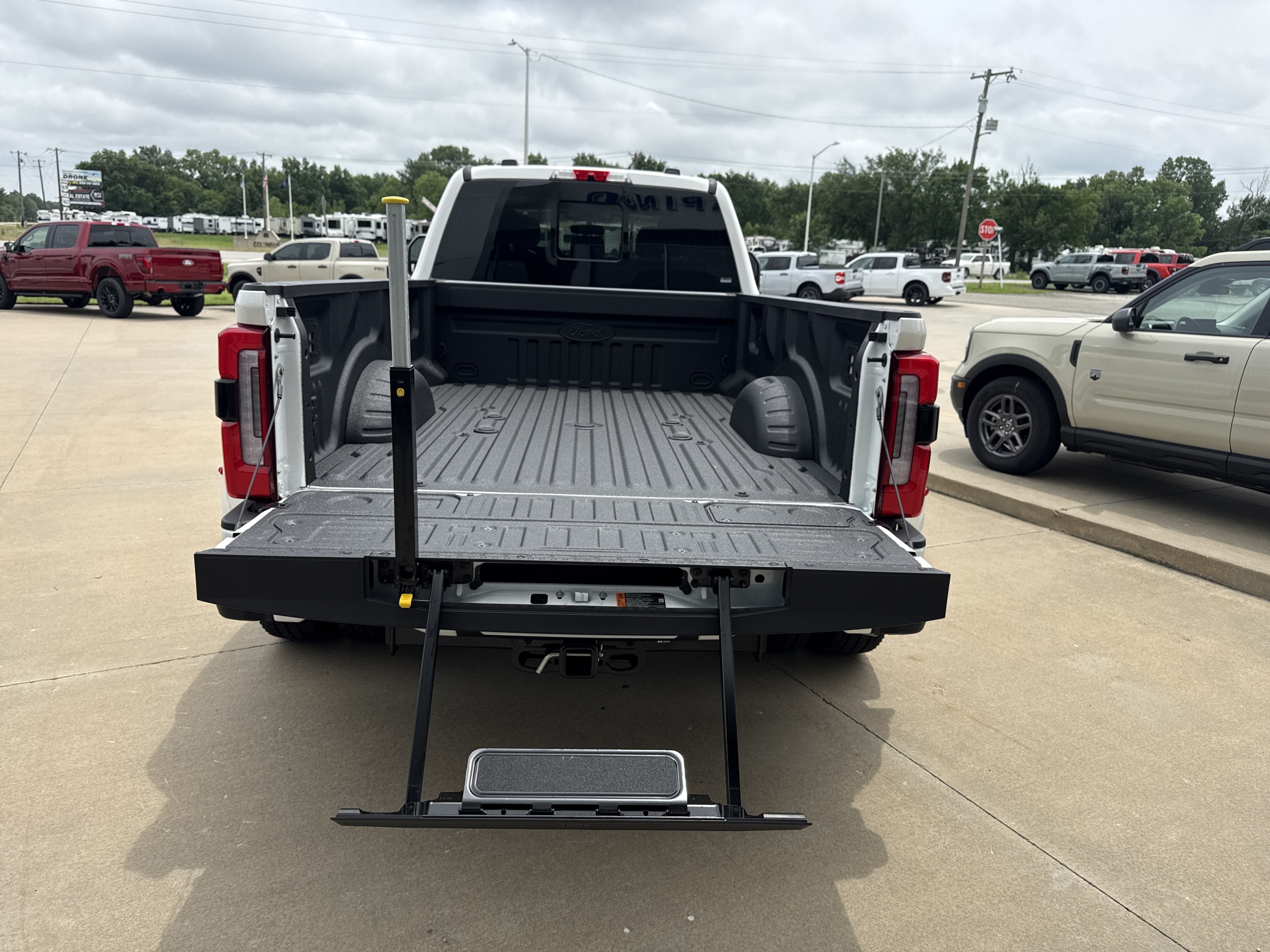 2026 Ford Super Duty F-350 DRW F-350® Platinum®