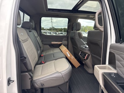 2027 Ford Super Duty F-450 DRW F-450® Platinum®