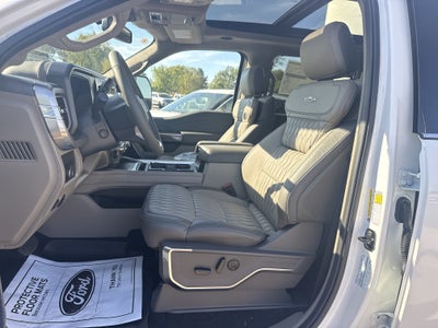 2027 Ford Super Duty F-450 DRW F-450® Platinum®