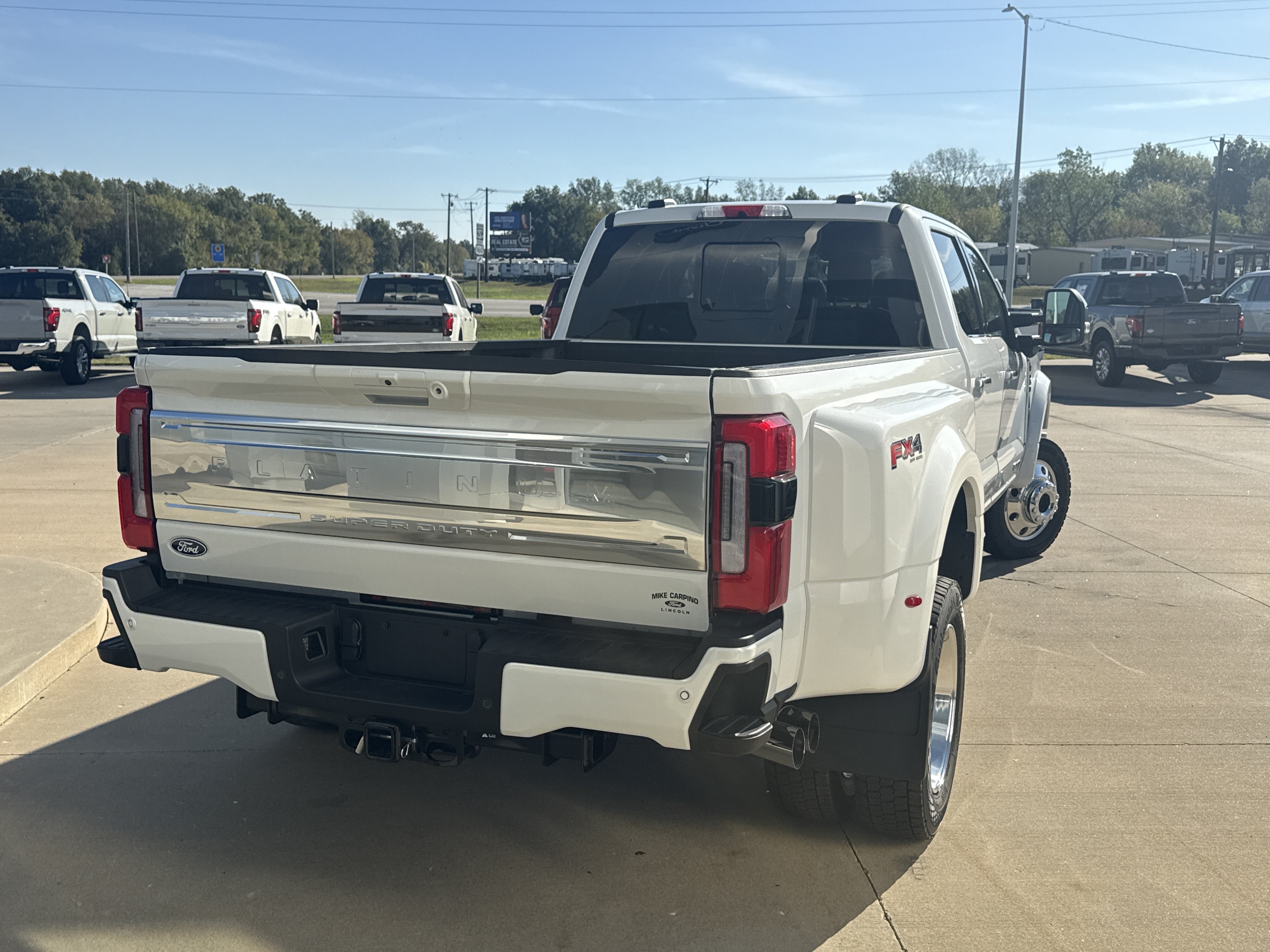 2027 Ford Super Duty F-450 DRW F-450® Platinum®