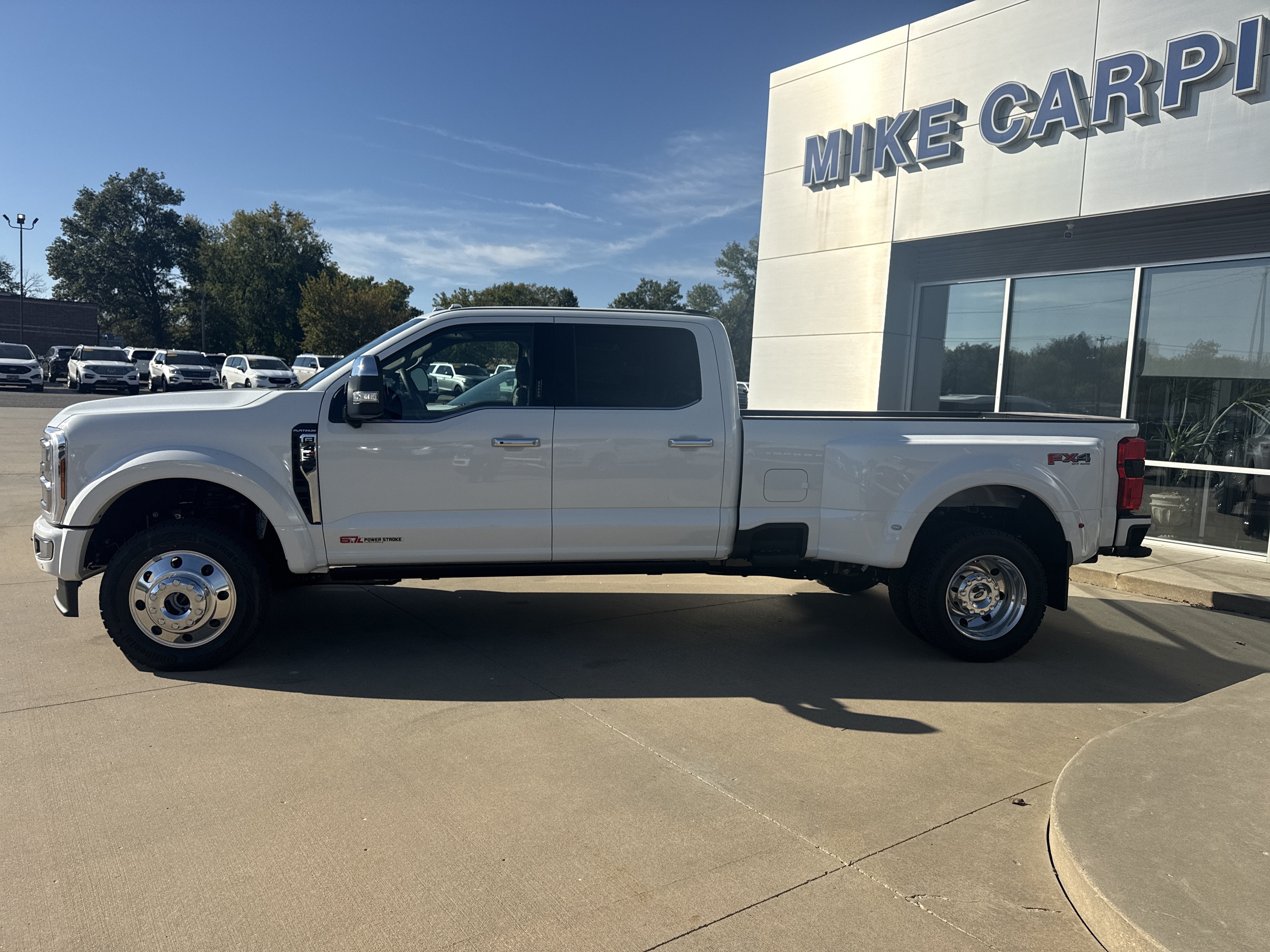 2027 Ford Super Duty F-450 DRW F-450® Platinum®