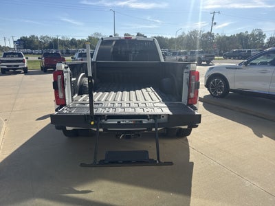2027 Ford Super Duty F-450 DRW F-450® Platinum®