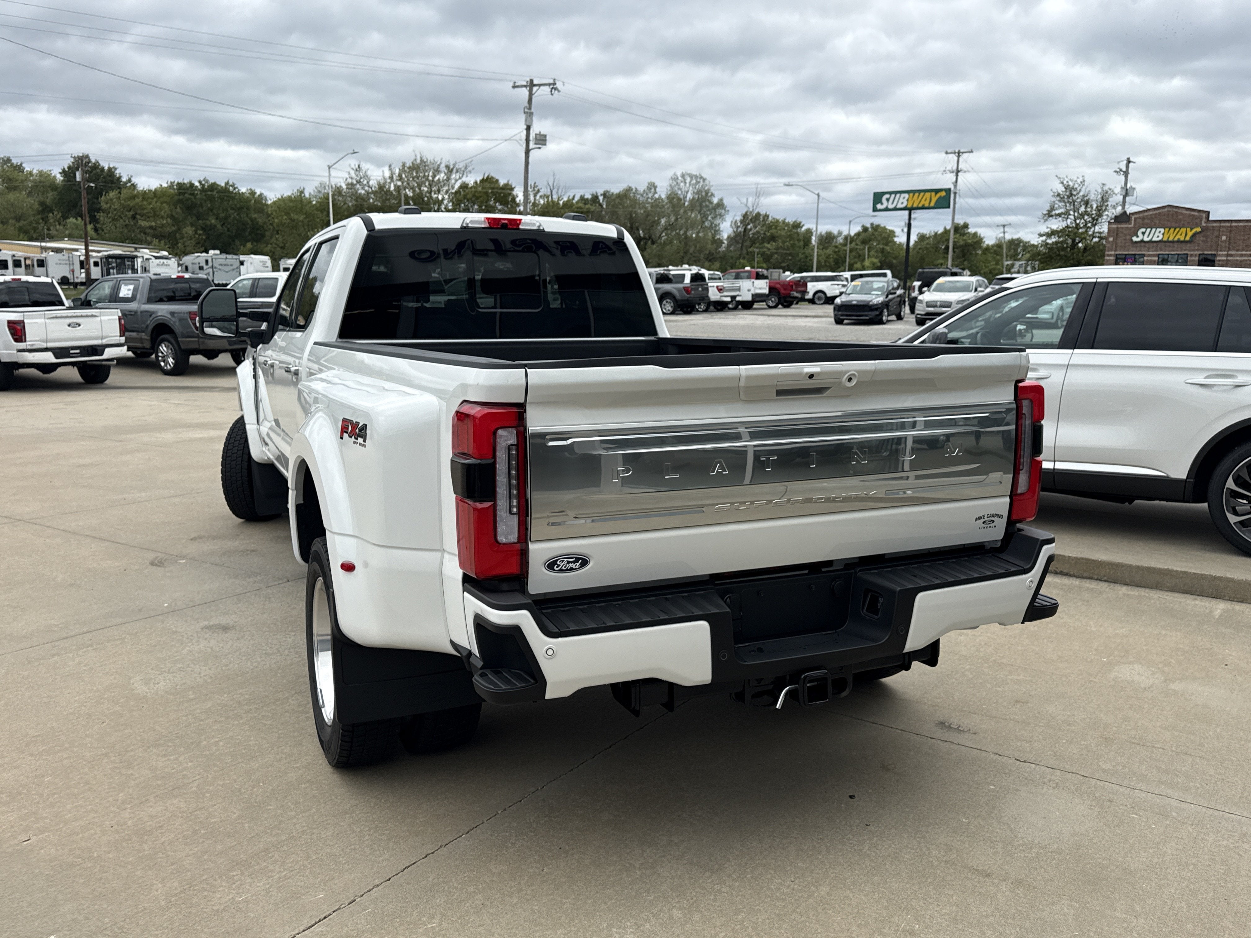 2027 Ford Super Duty F-450 DRW F-450® Platinum®