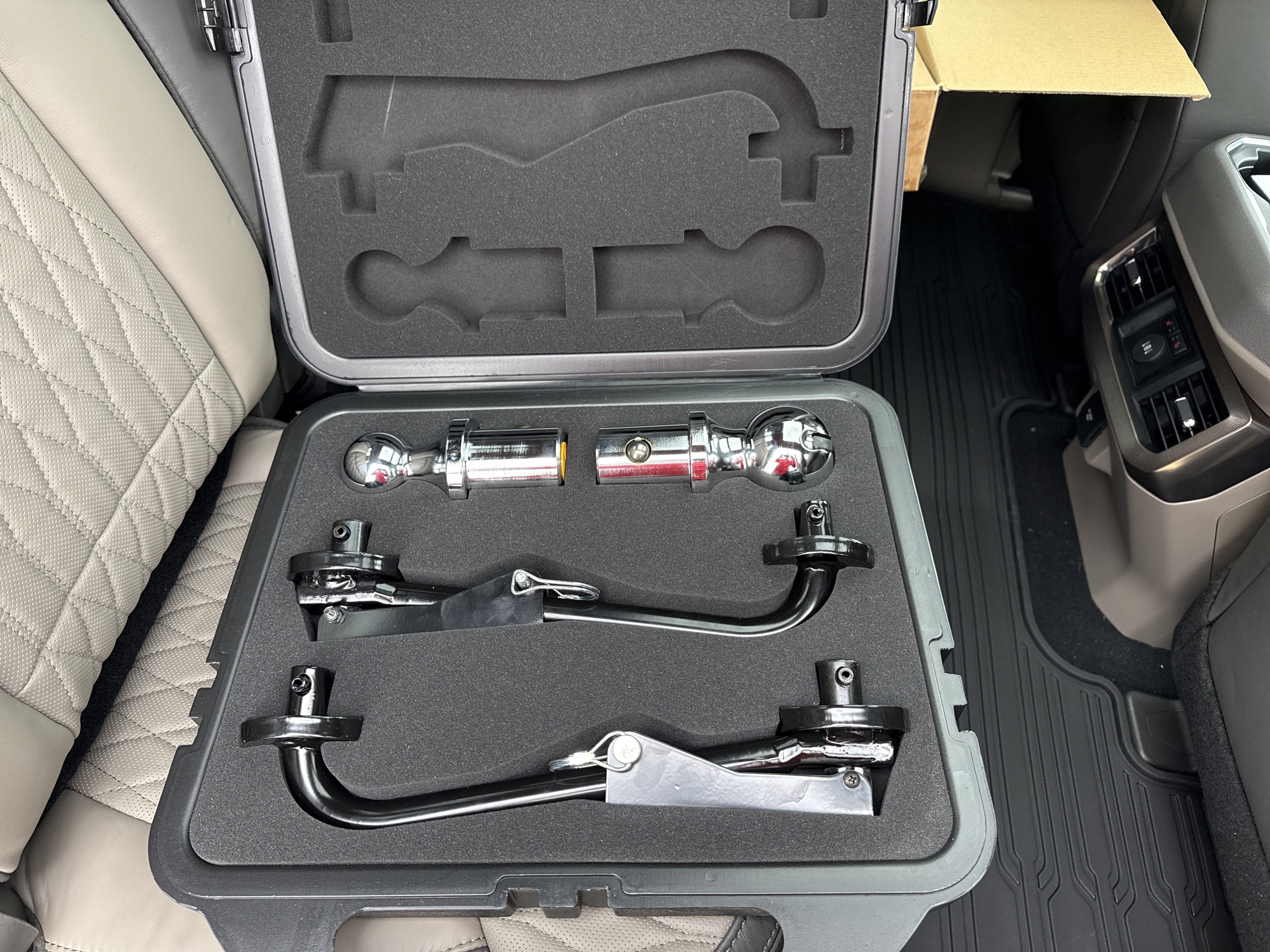 2027 Ford Super Duty F-450 DRW F-450® Platinum®