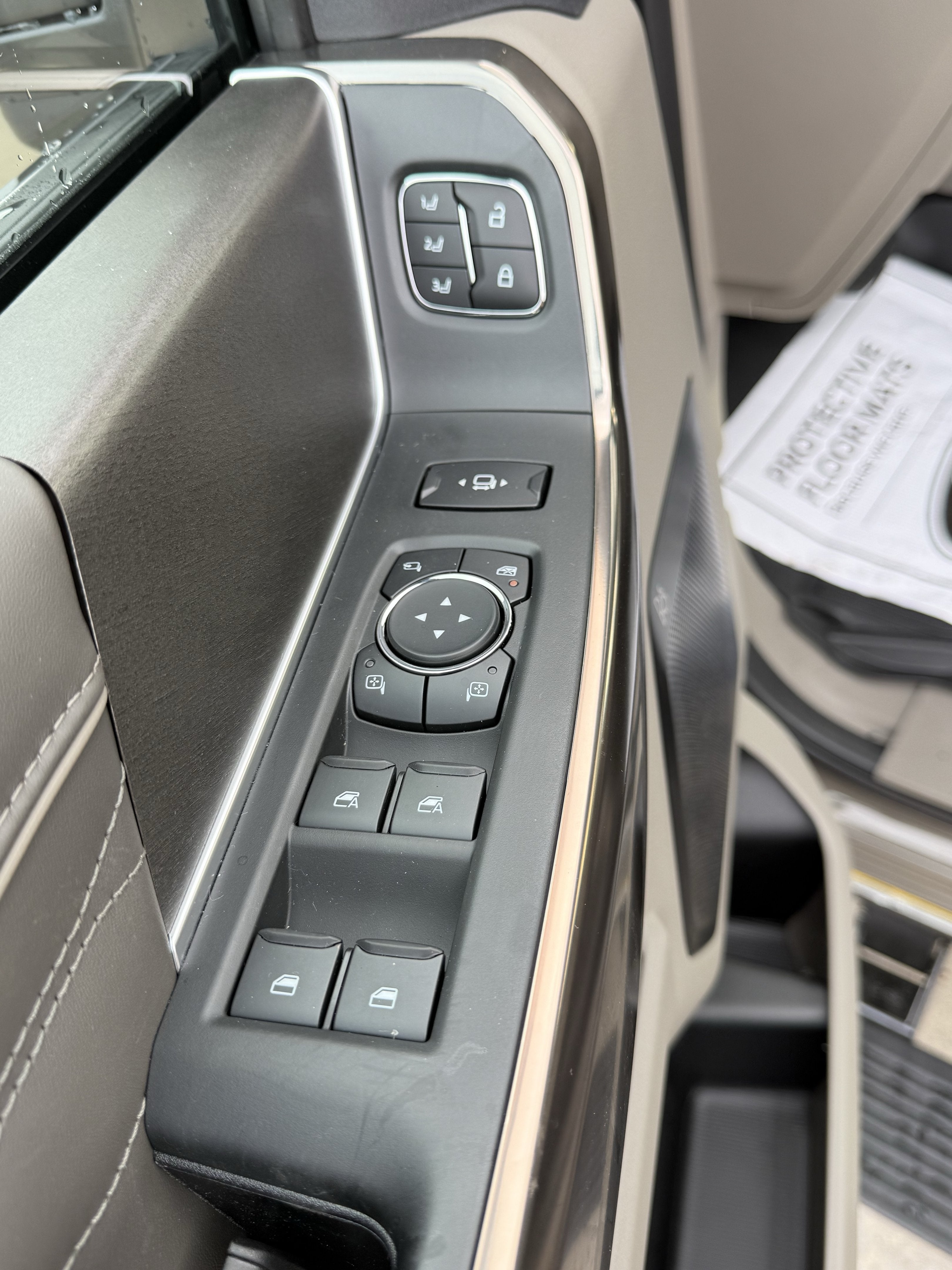 2027 Ford Super Duty F-450 DRW F-450® Platinum®