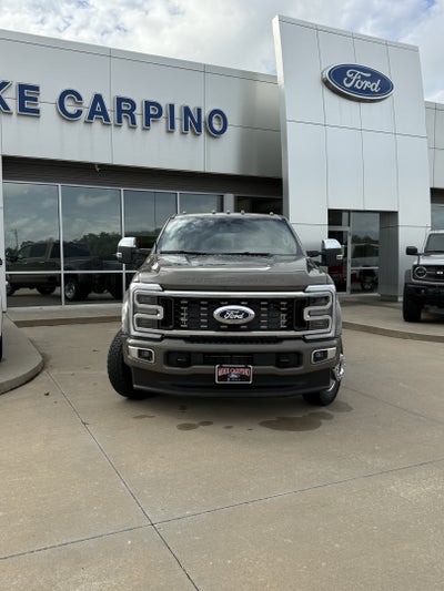 2027 Ford Super Duty F-450 DRW F-450® Platinum®