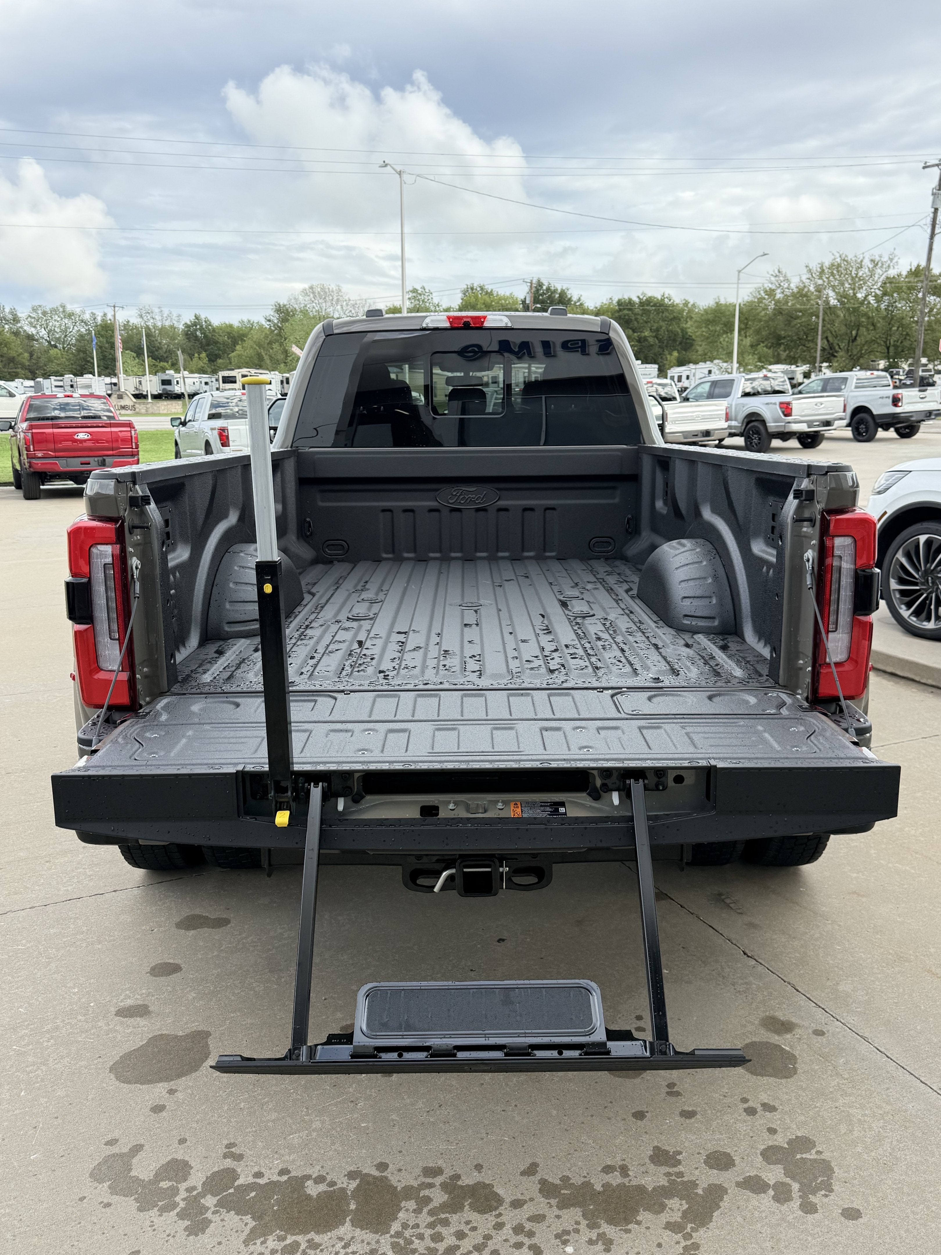 2027 Ford Super Duty F-450 DRW F-450® Platinum®