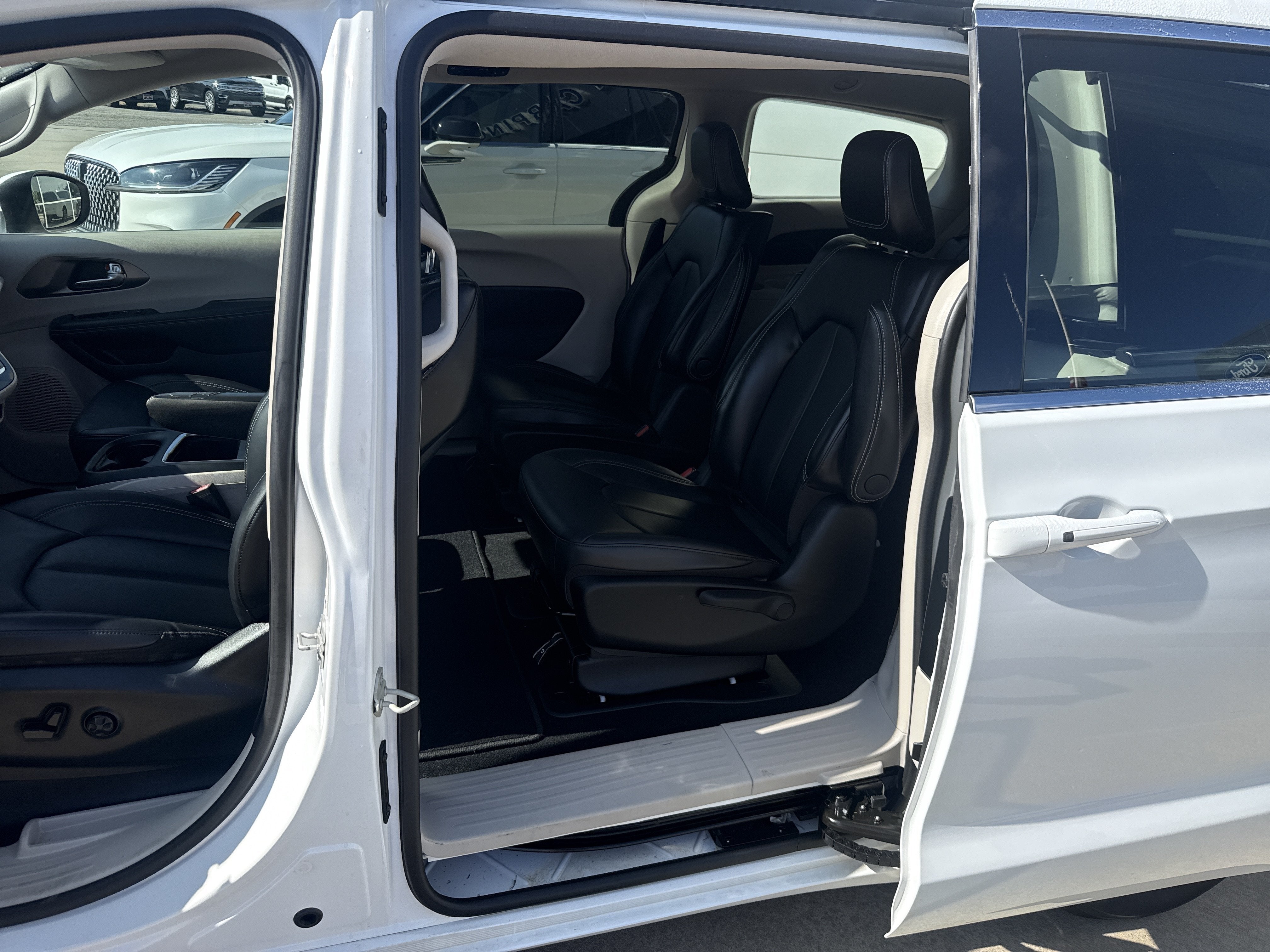 2023 Chrysler Pacifica Hybrid Touring L