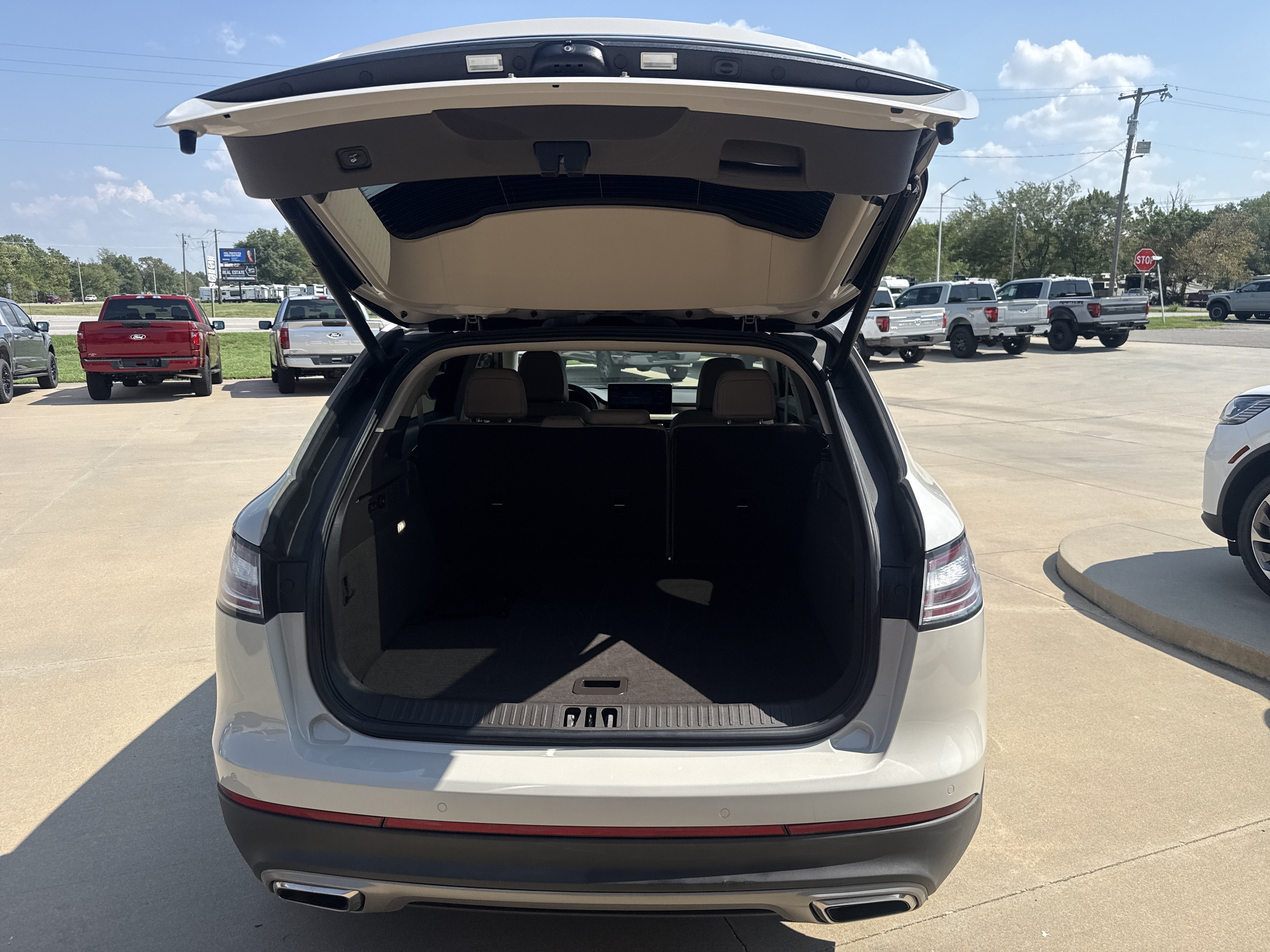 2023 Lincoln Nautilus Standard