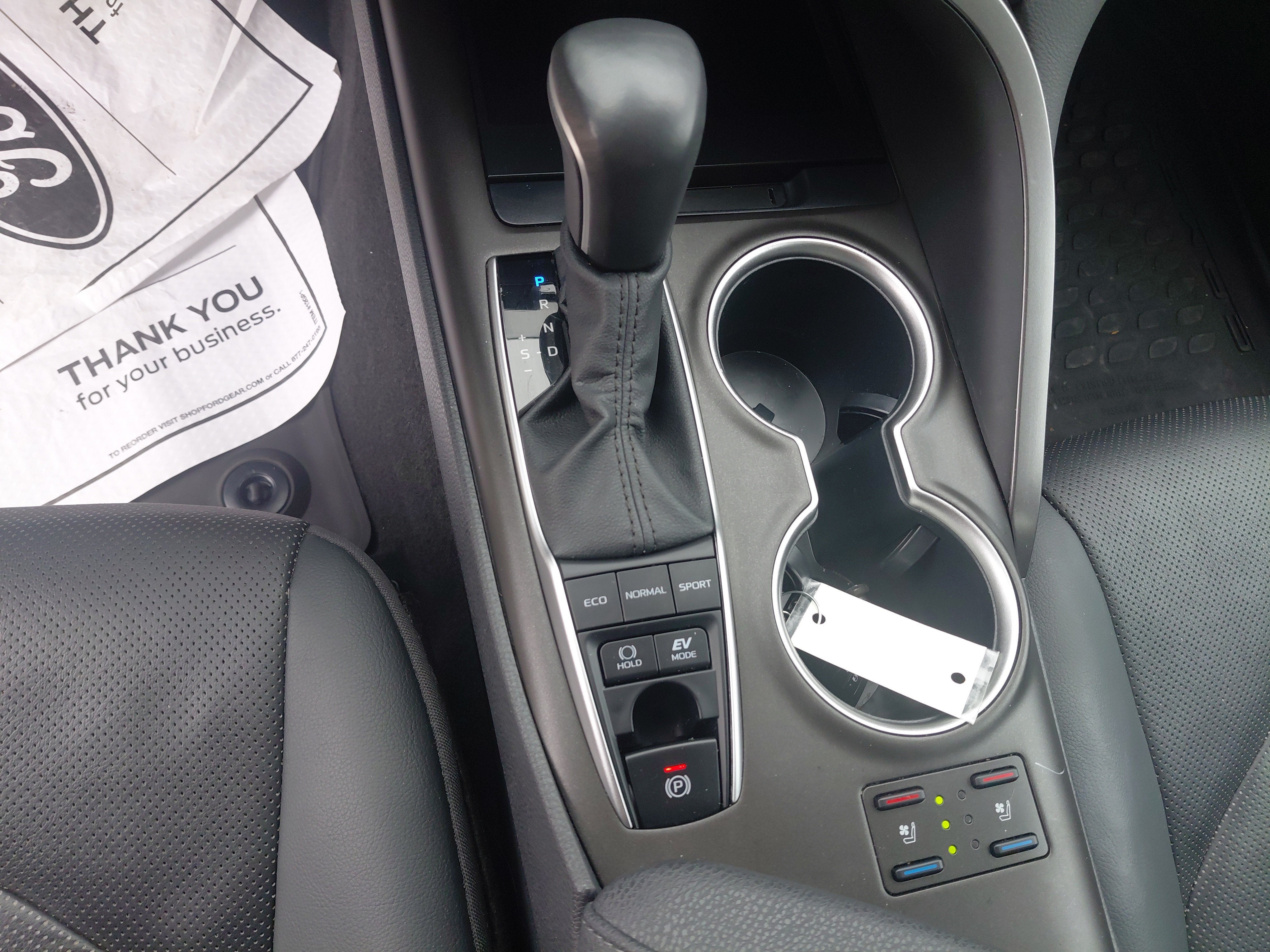 2022 Toyota Camry Hybrid XLE