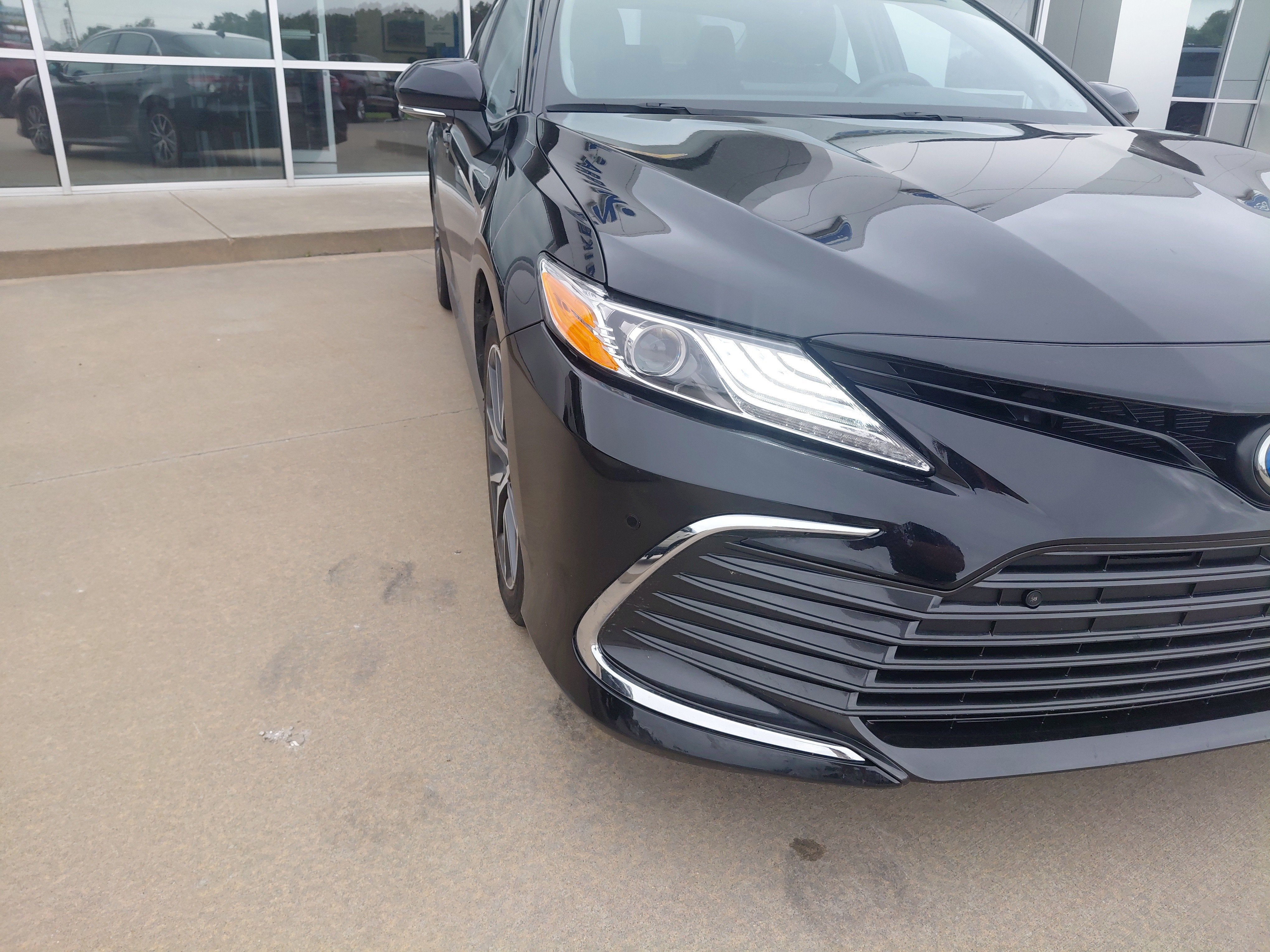 2022 Toyota Camry Hybrid XLE