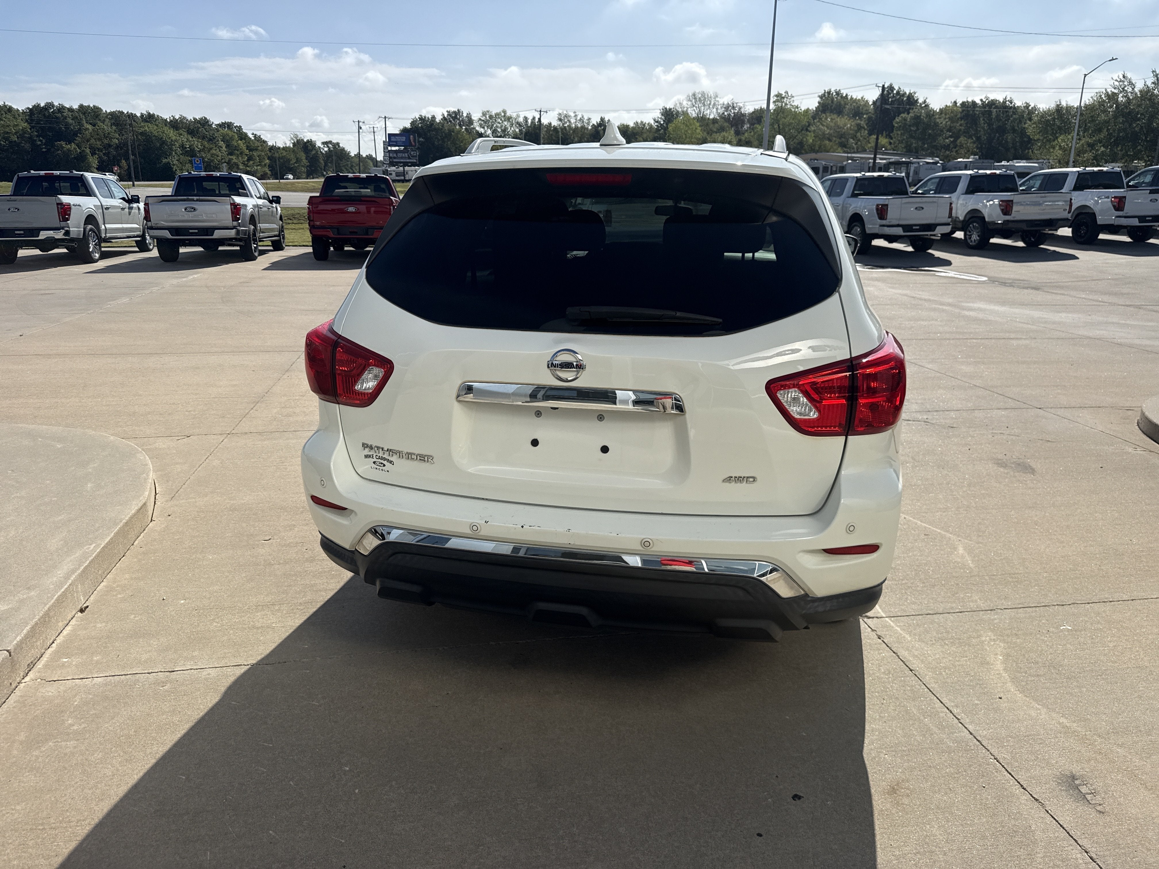 2020 Nissan Pathfinder S